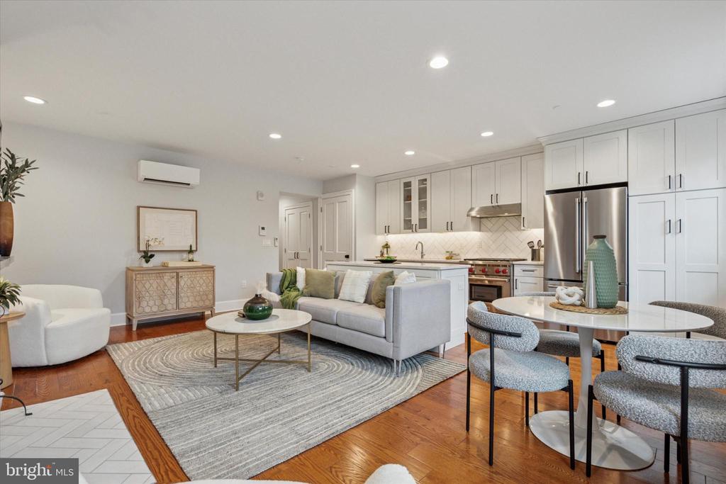 1215 SPRUCE STREET 301