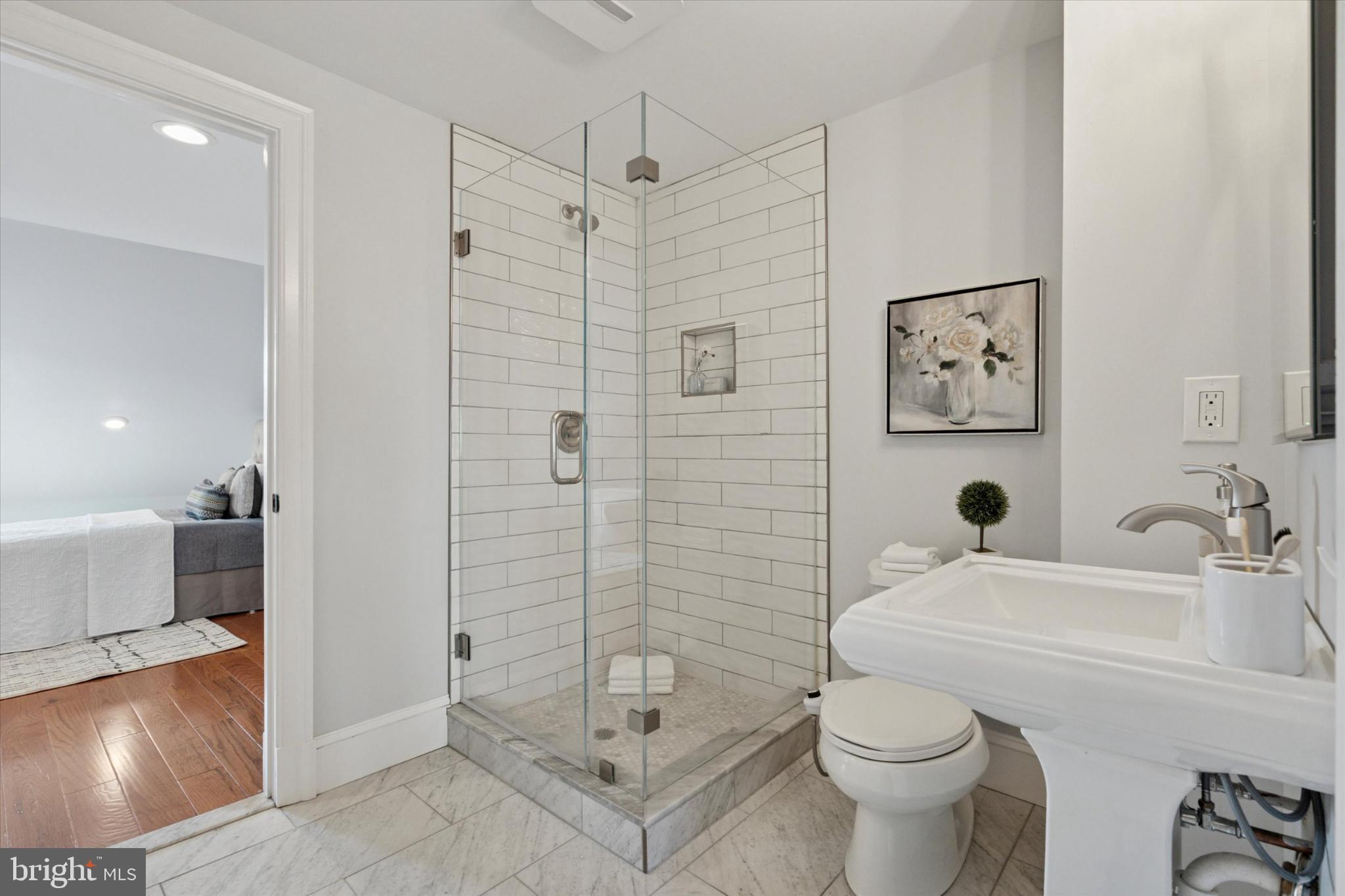 1215 SPRUCE STREET 301