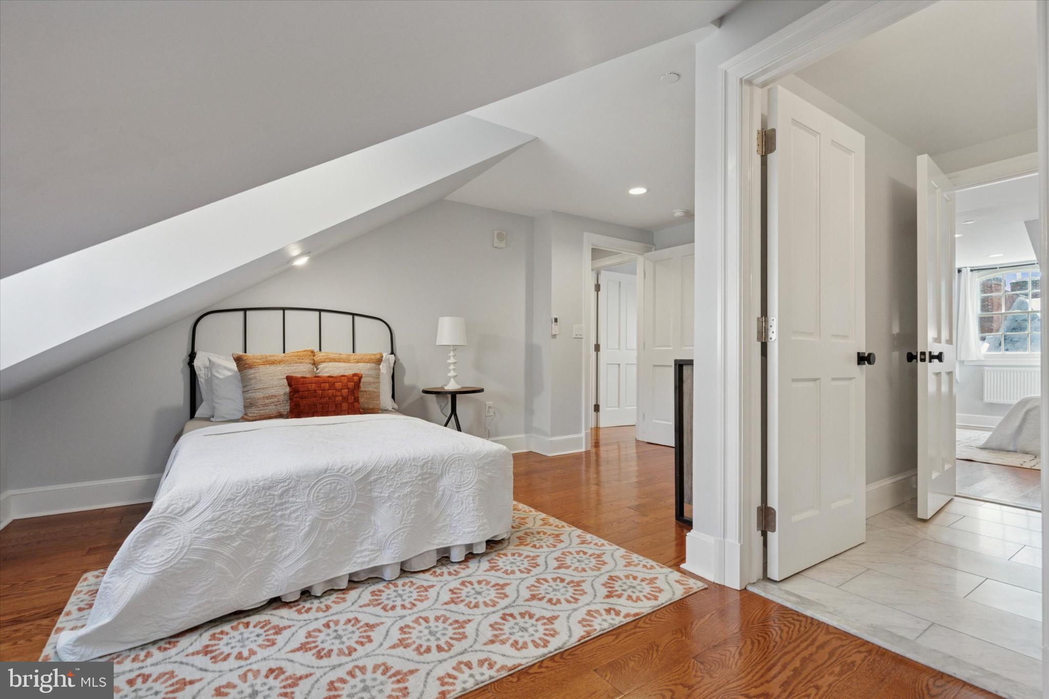 1215 SPRUCE STREET 301