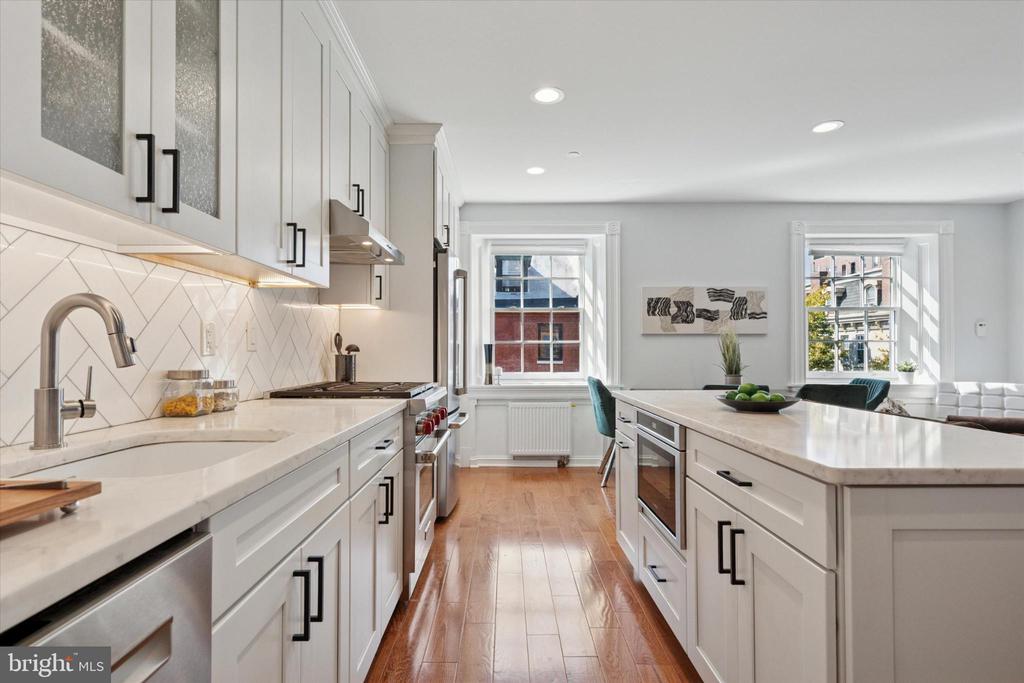 1215 SPRUCE STREET 301
