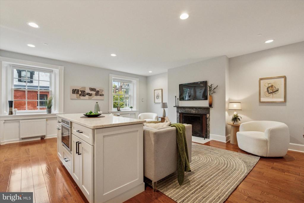 1215 SPRUCE STREET 301
