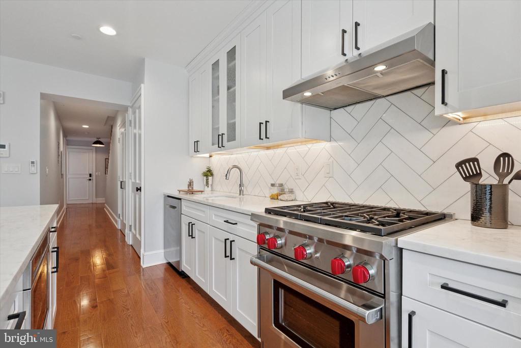 1215 SPRUCE STREET 301