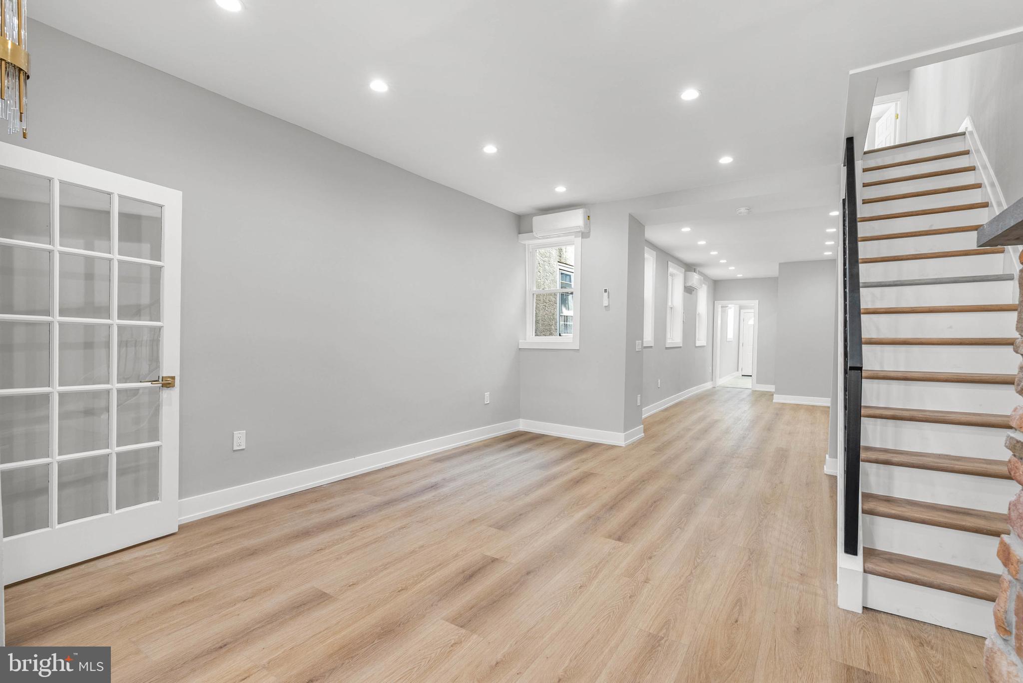 2502 E CLEARFIELD STREET