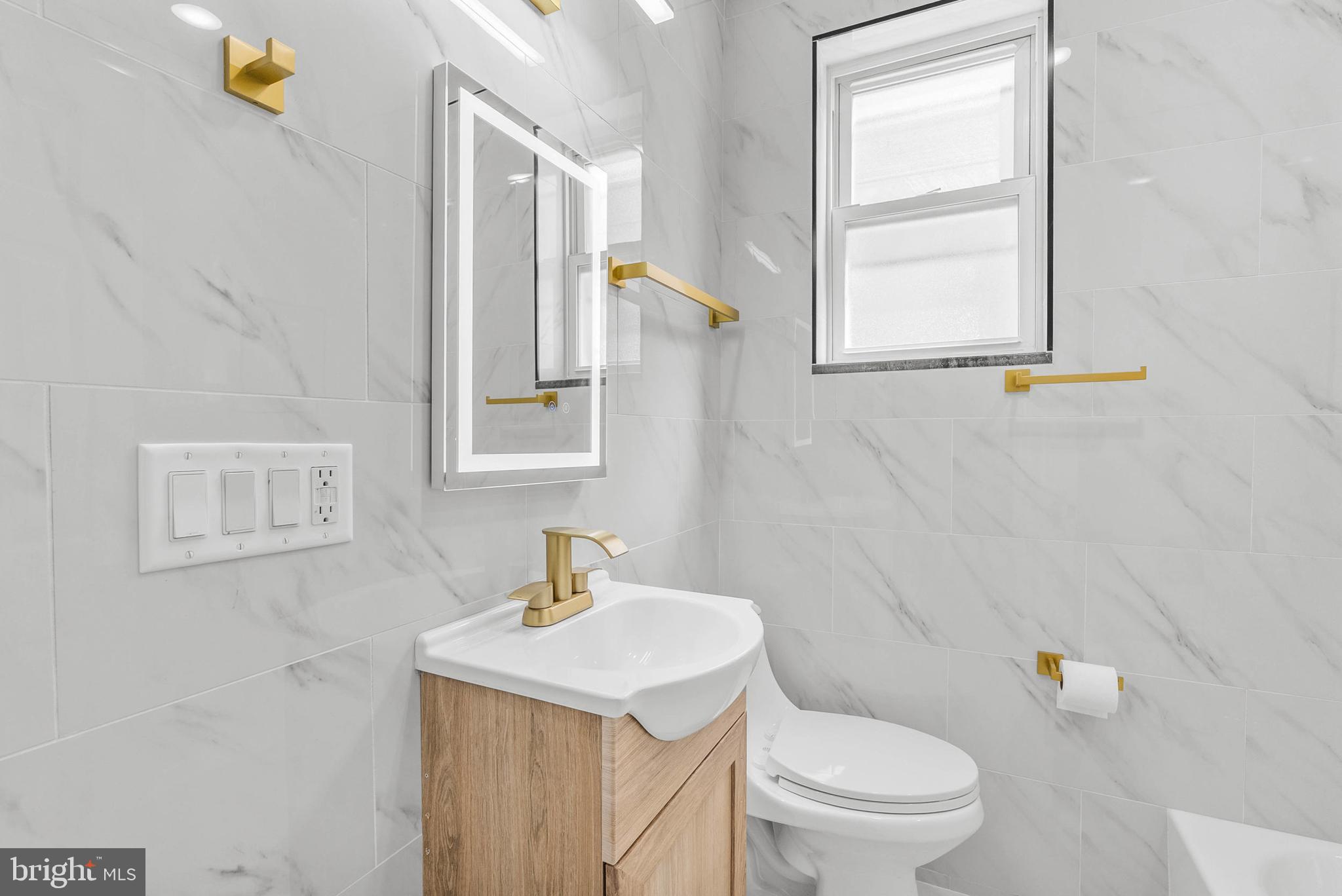 2502 E CLEARFIELD STREET