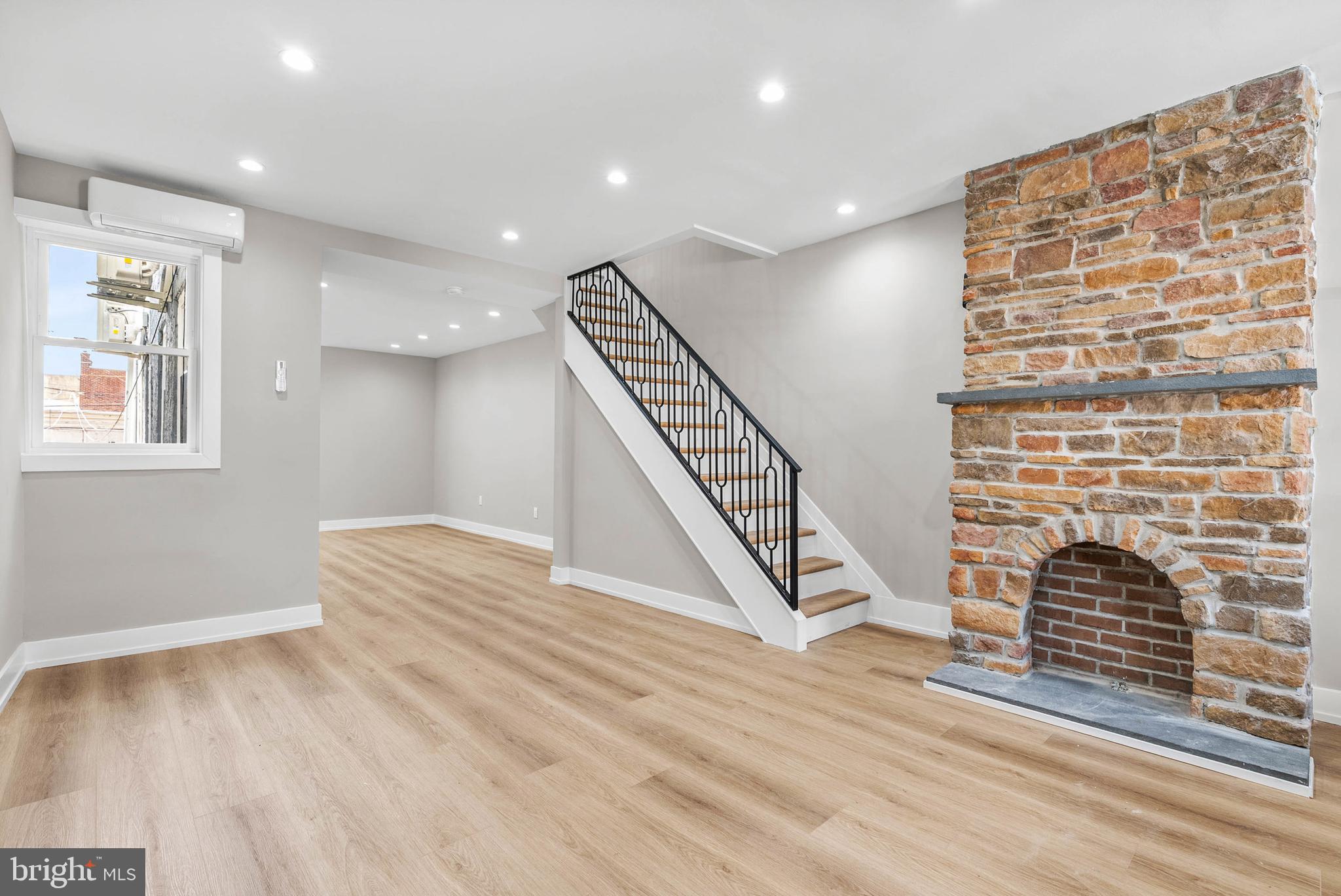 2502 E CLEARFIELD STREET