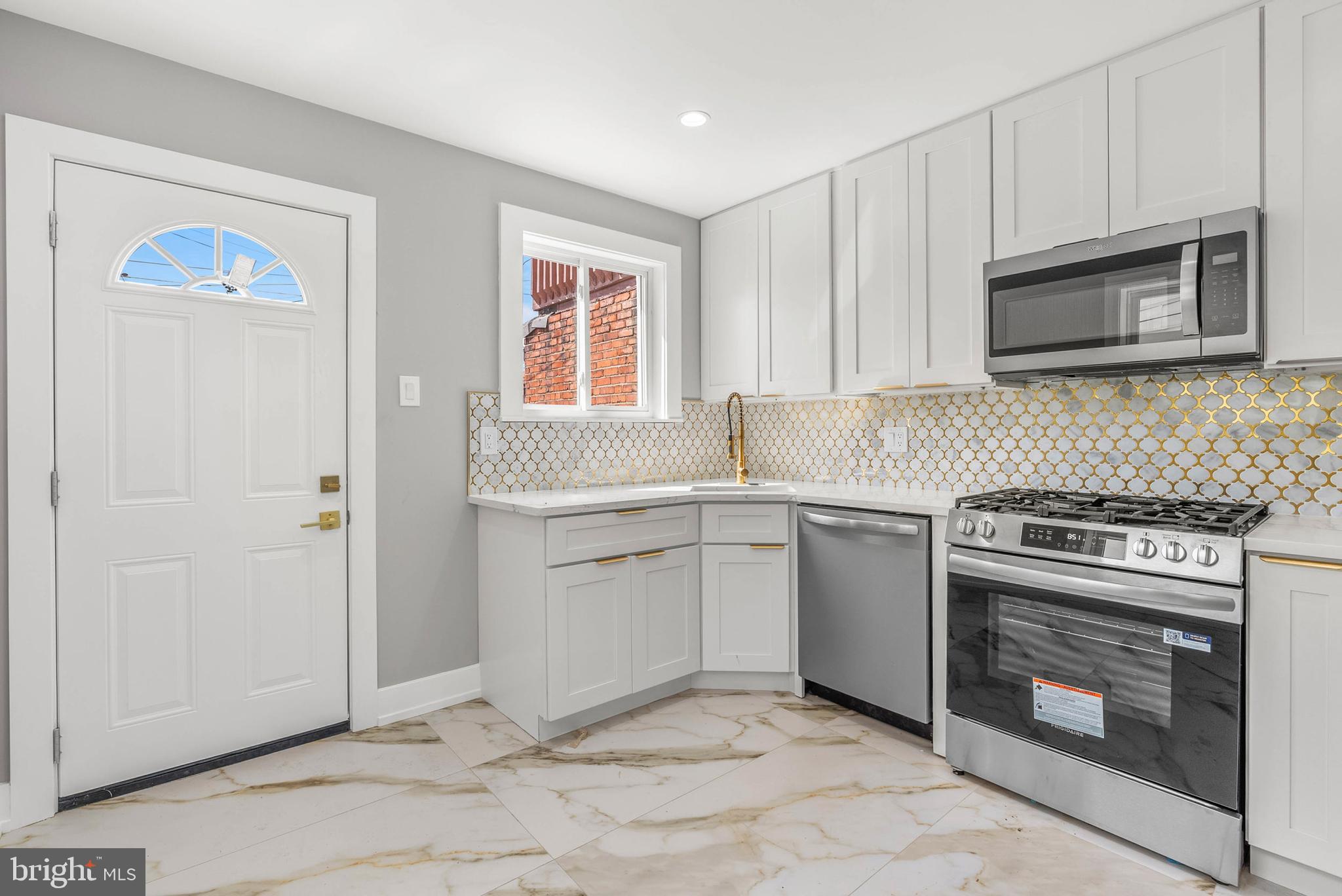 2502 E CLEARFIELD STREET