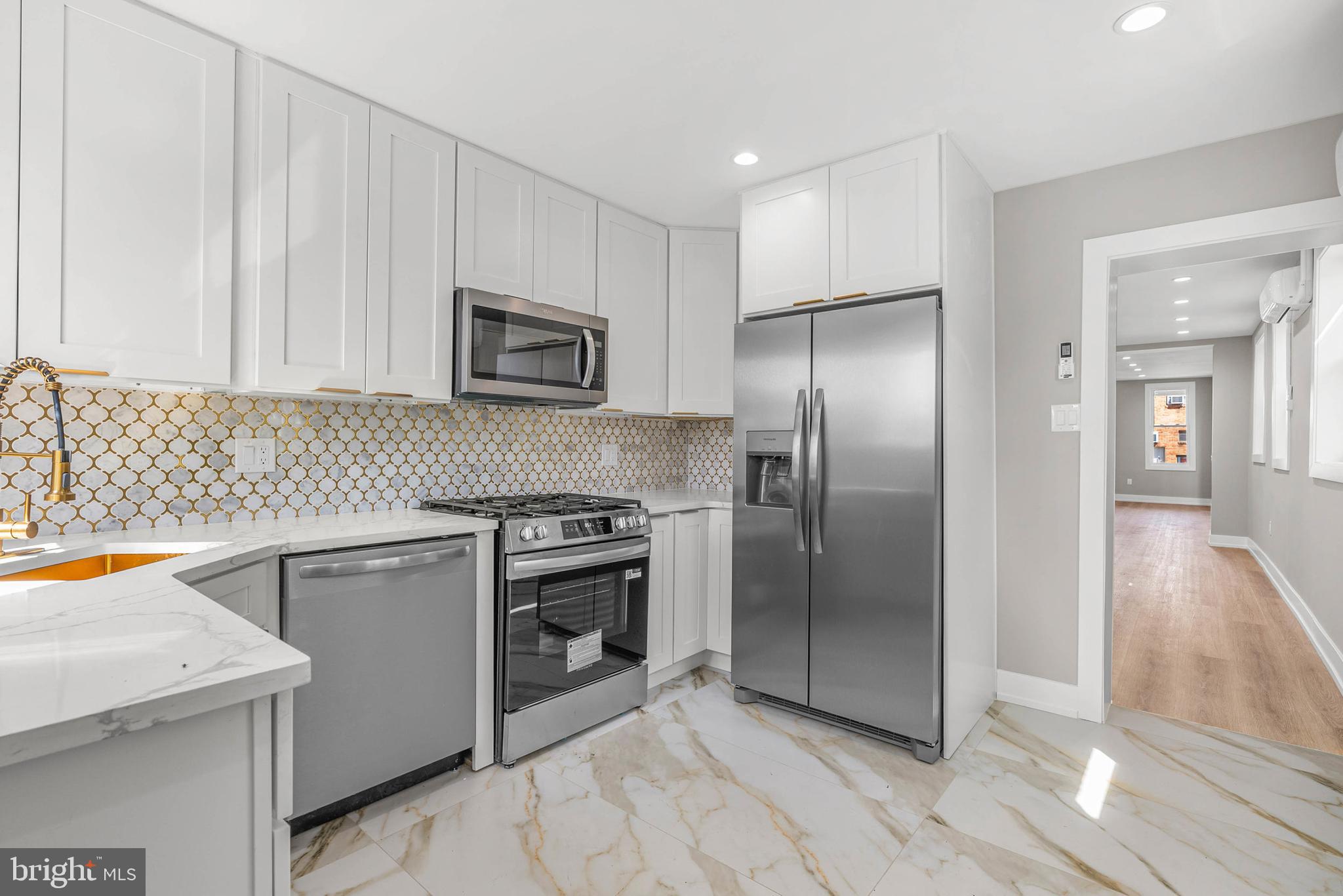 2502 E CLEARFIELD STREET