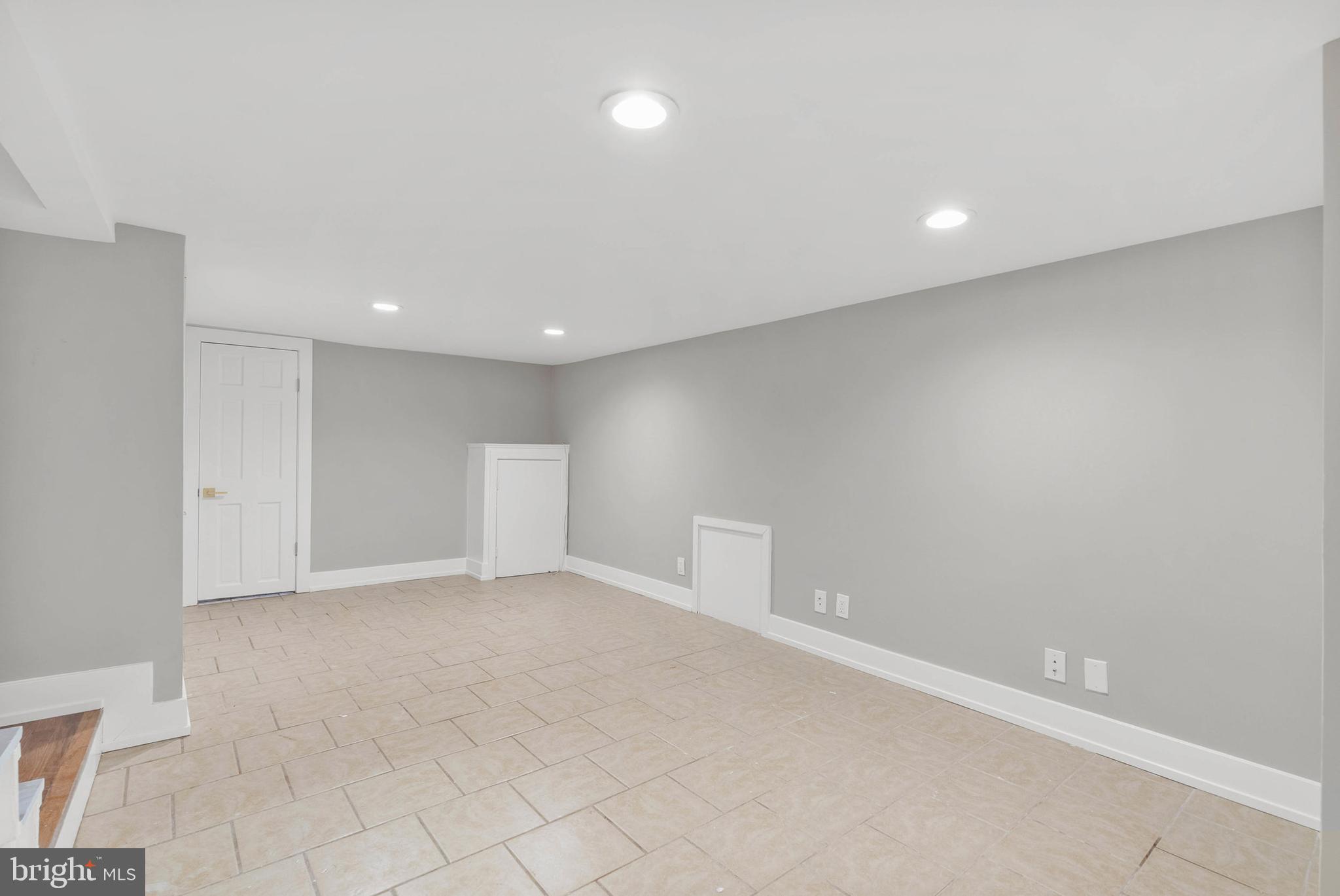 2502 E CLEARFIELD STREET