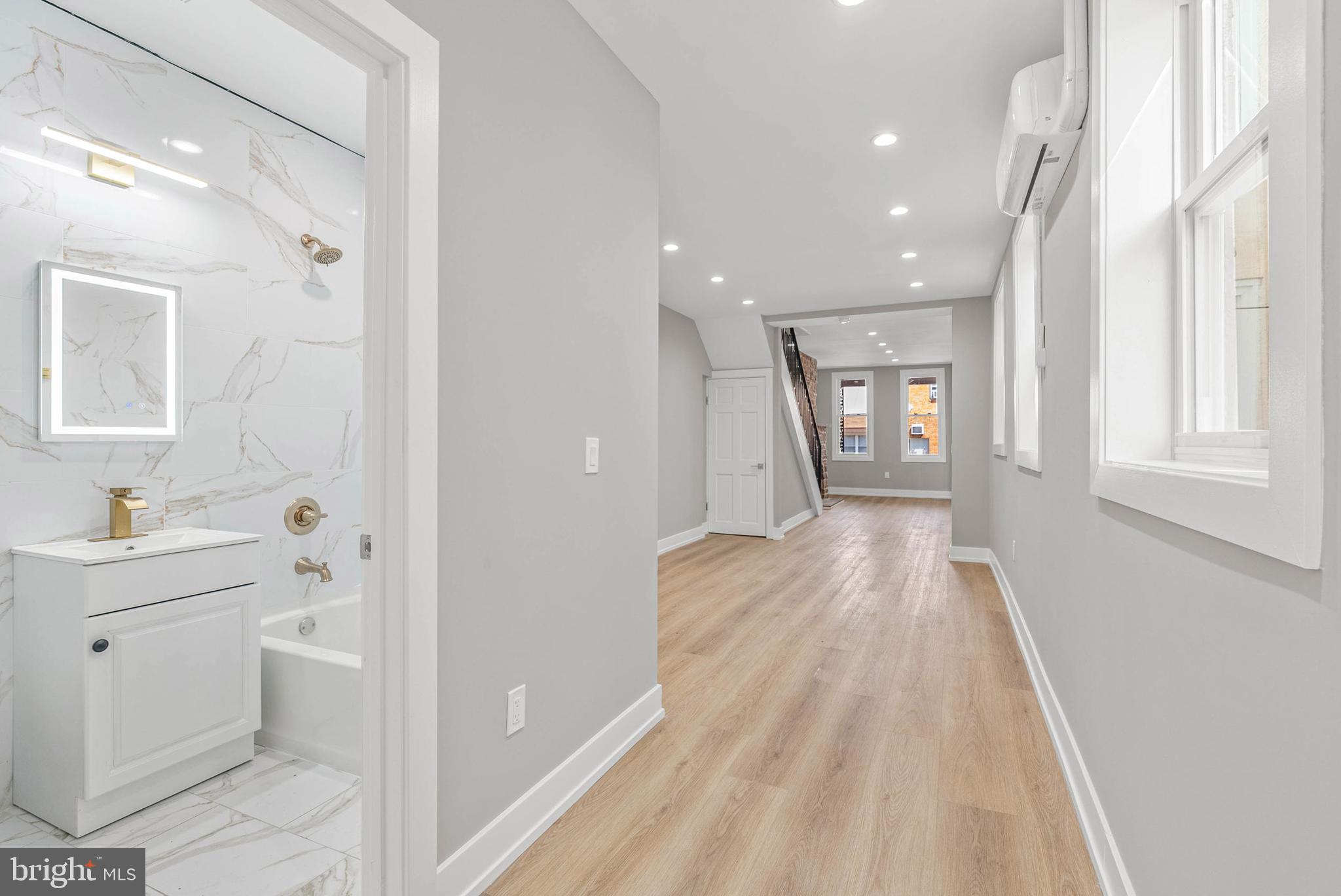 2502 E CLEARFIELD STREET