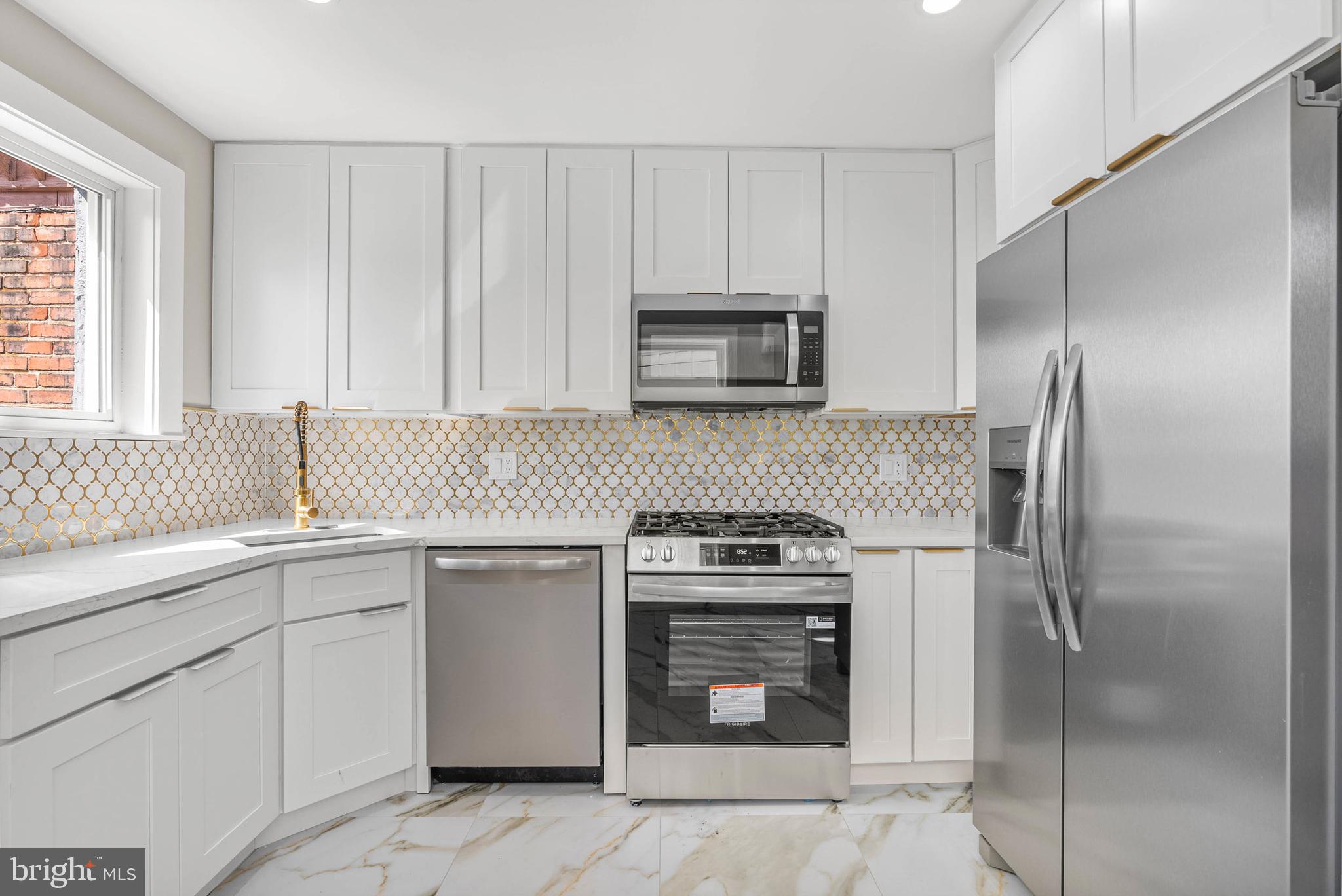 2502 E CLEARFIELD STREET