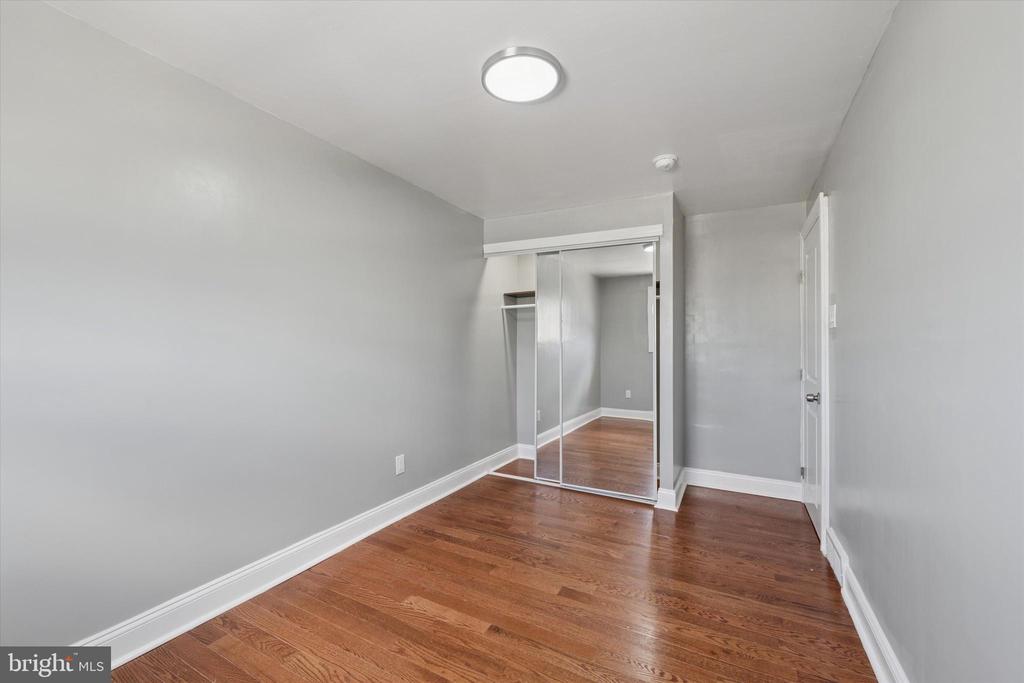 1319 PATRICK HENRY PLACE