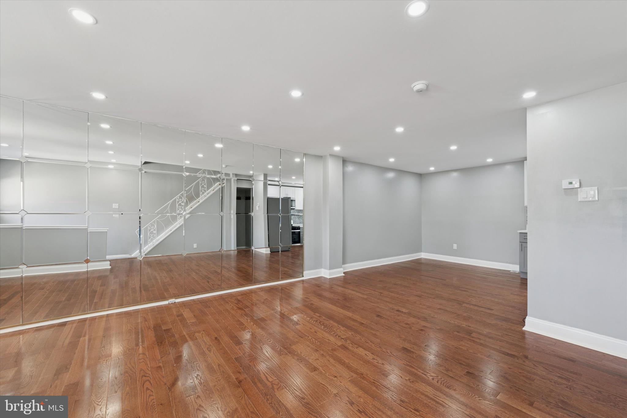 1319 PATRICK HENRY PLACE