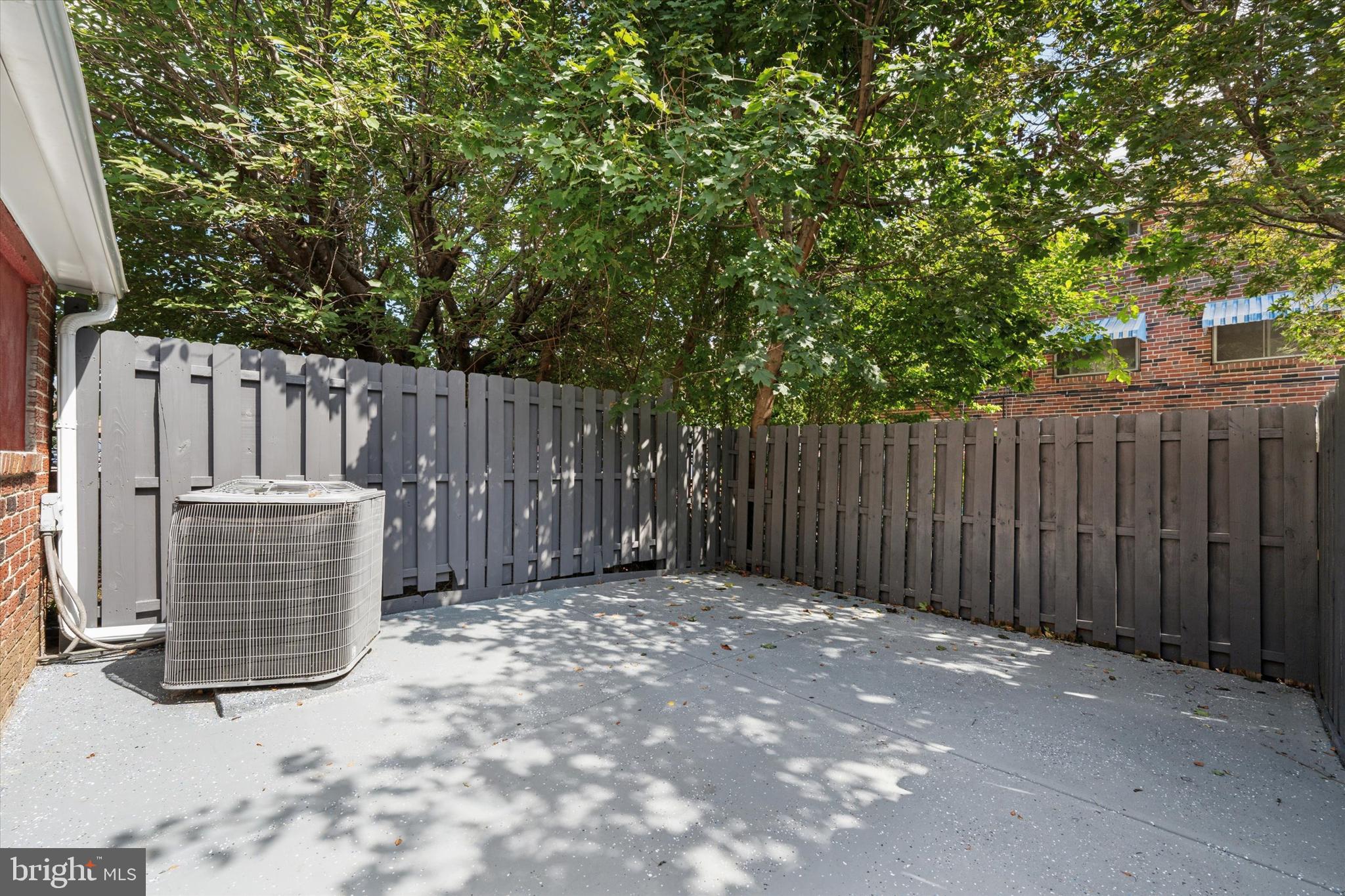 1319 PATRICK HENRY PLACE