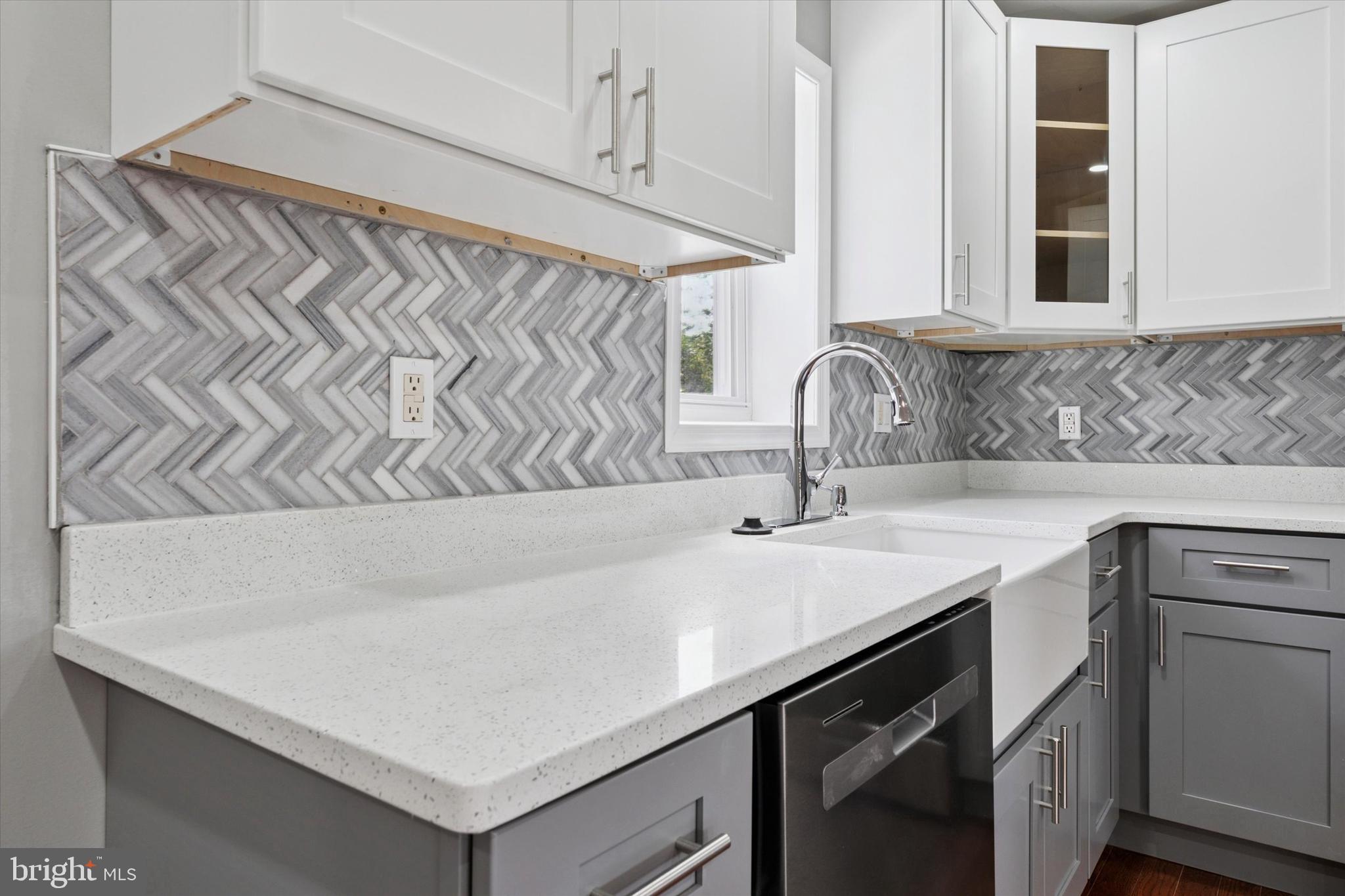 1319 PATRICK HENRY PLACE