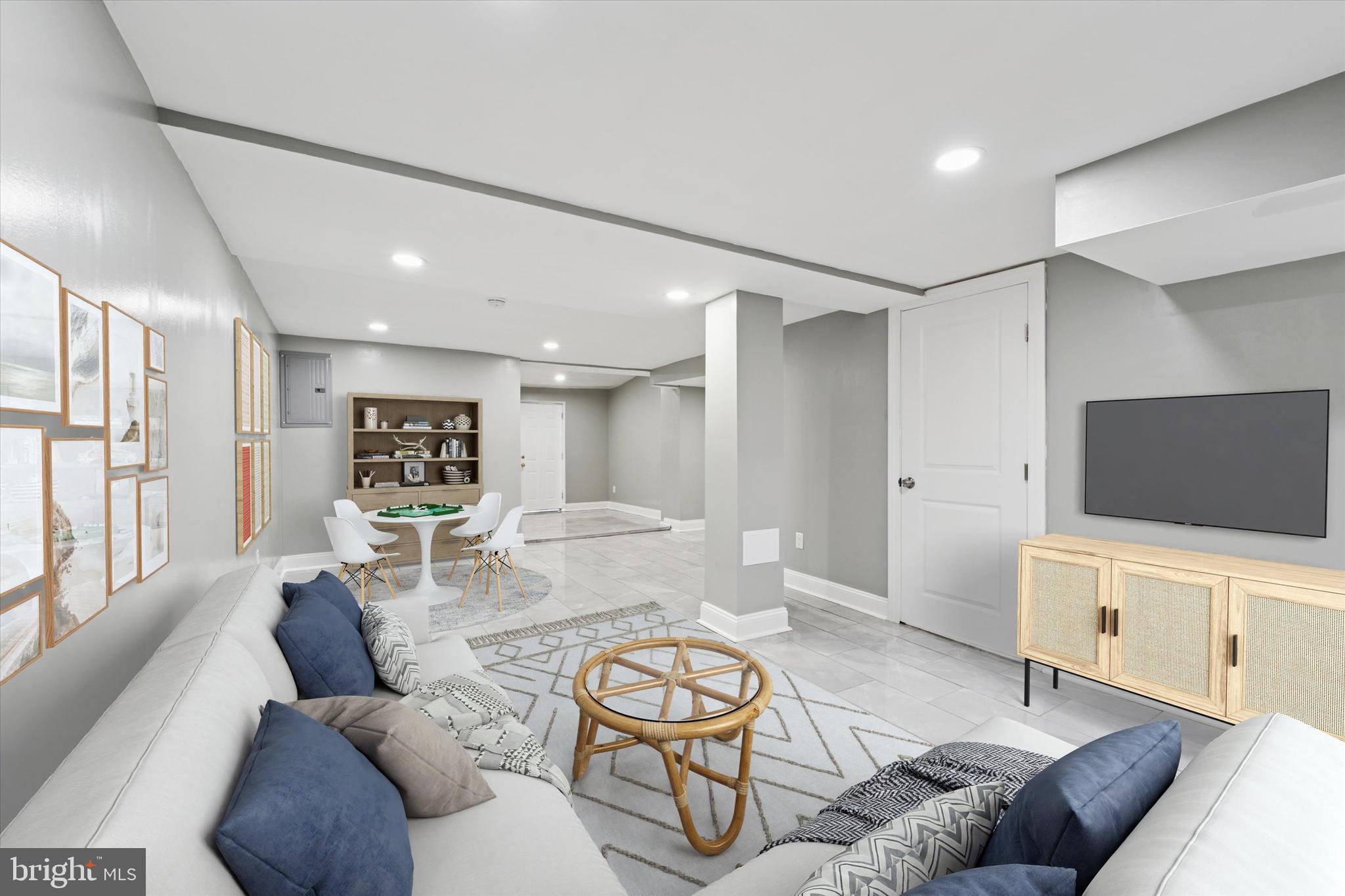 1319 PATRICK HENRY PLACE