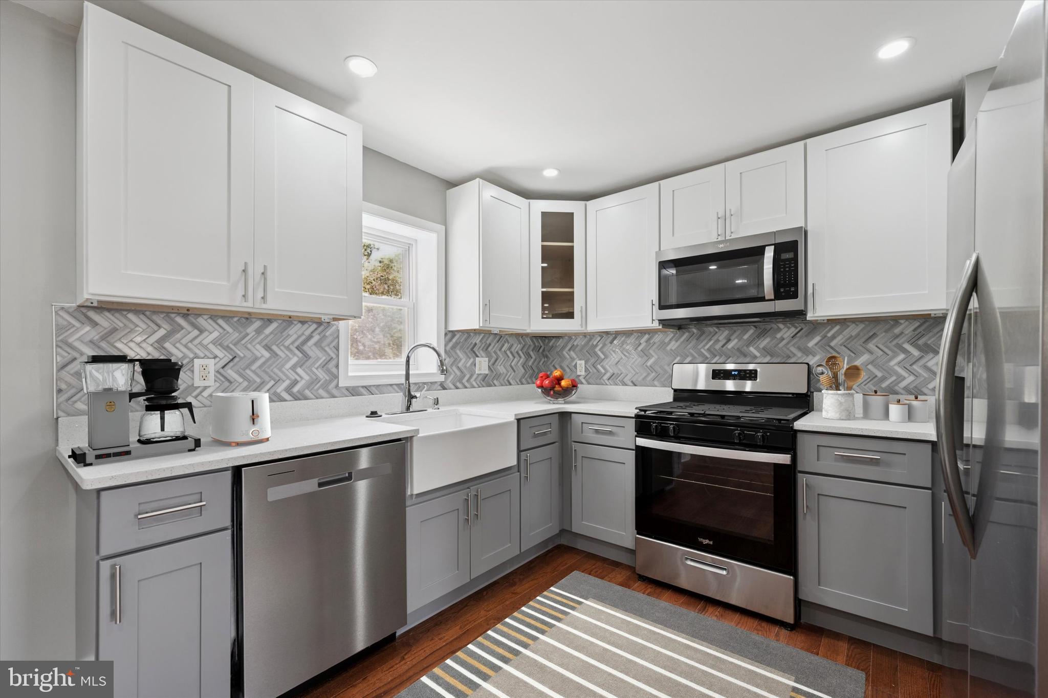 1319 PATRICK HENRY PLACE