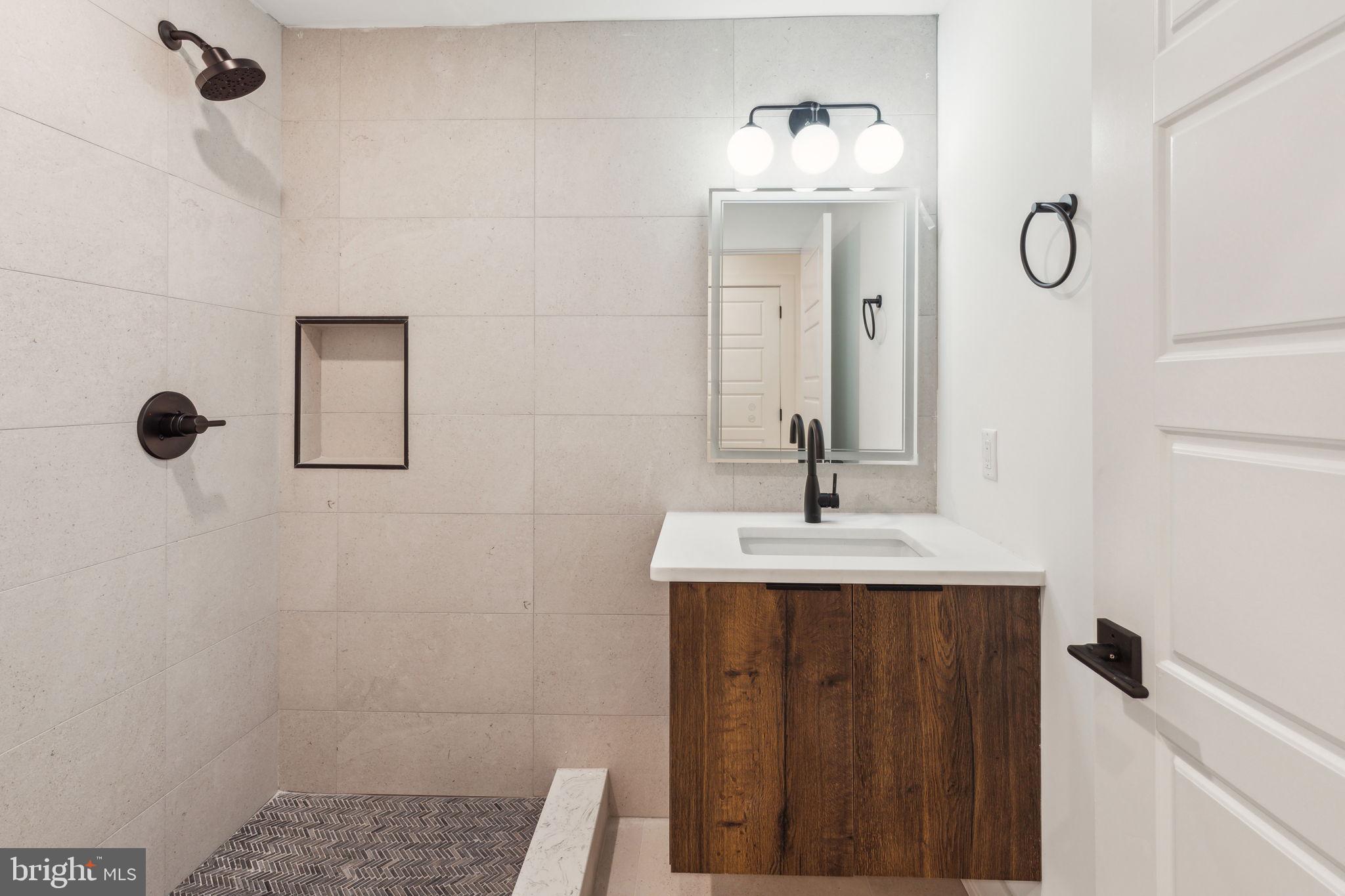 1214 E SUSQUEHANNA AVENUE B