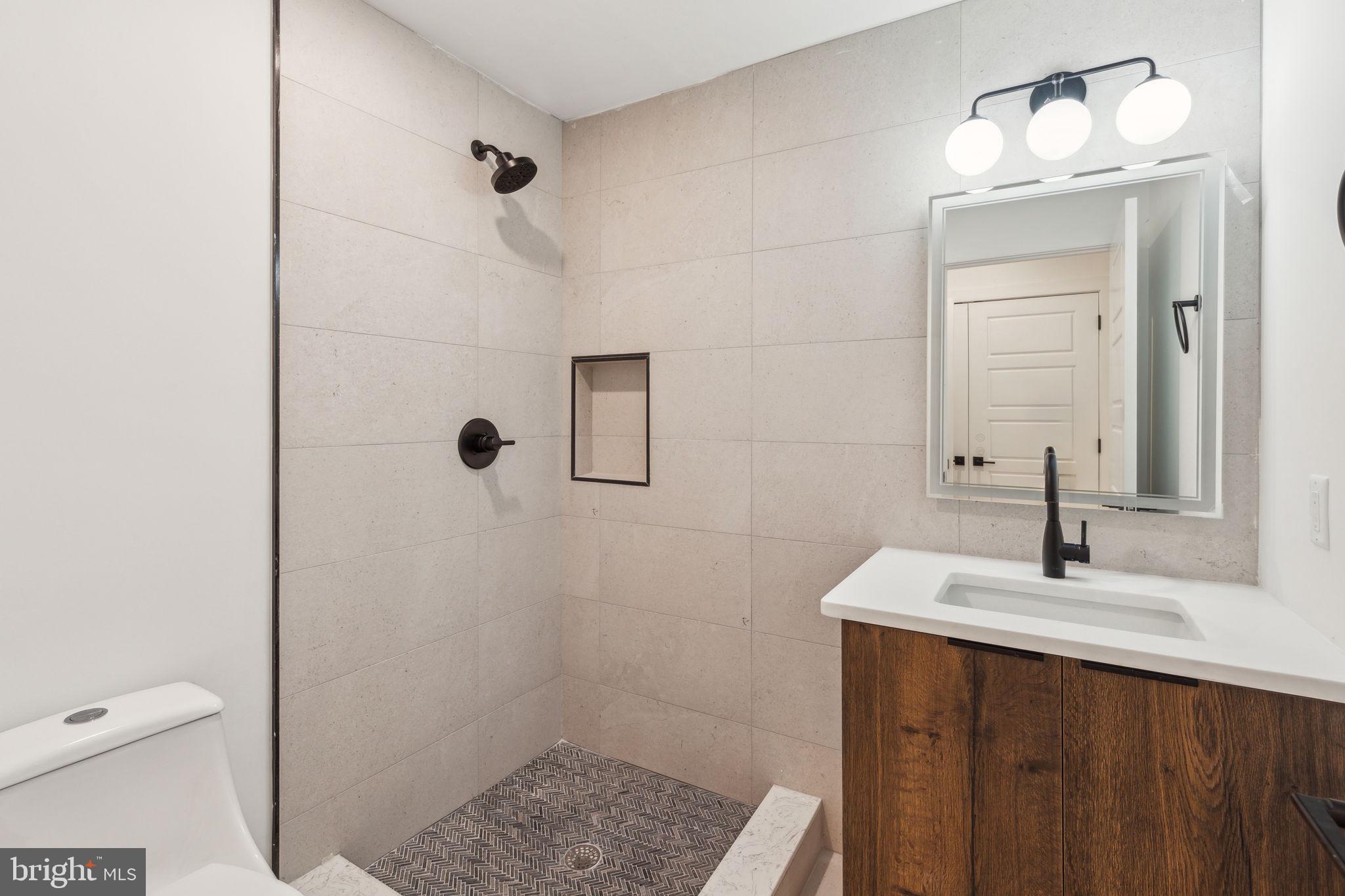 1214 E SUSQUEHANNA AVENUE B