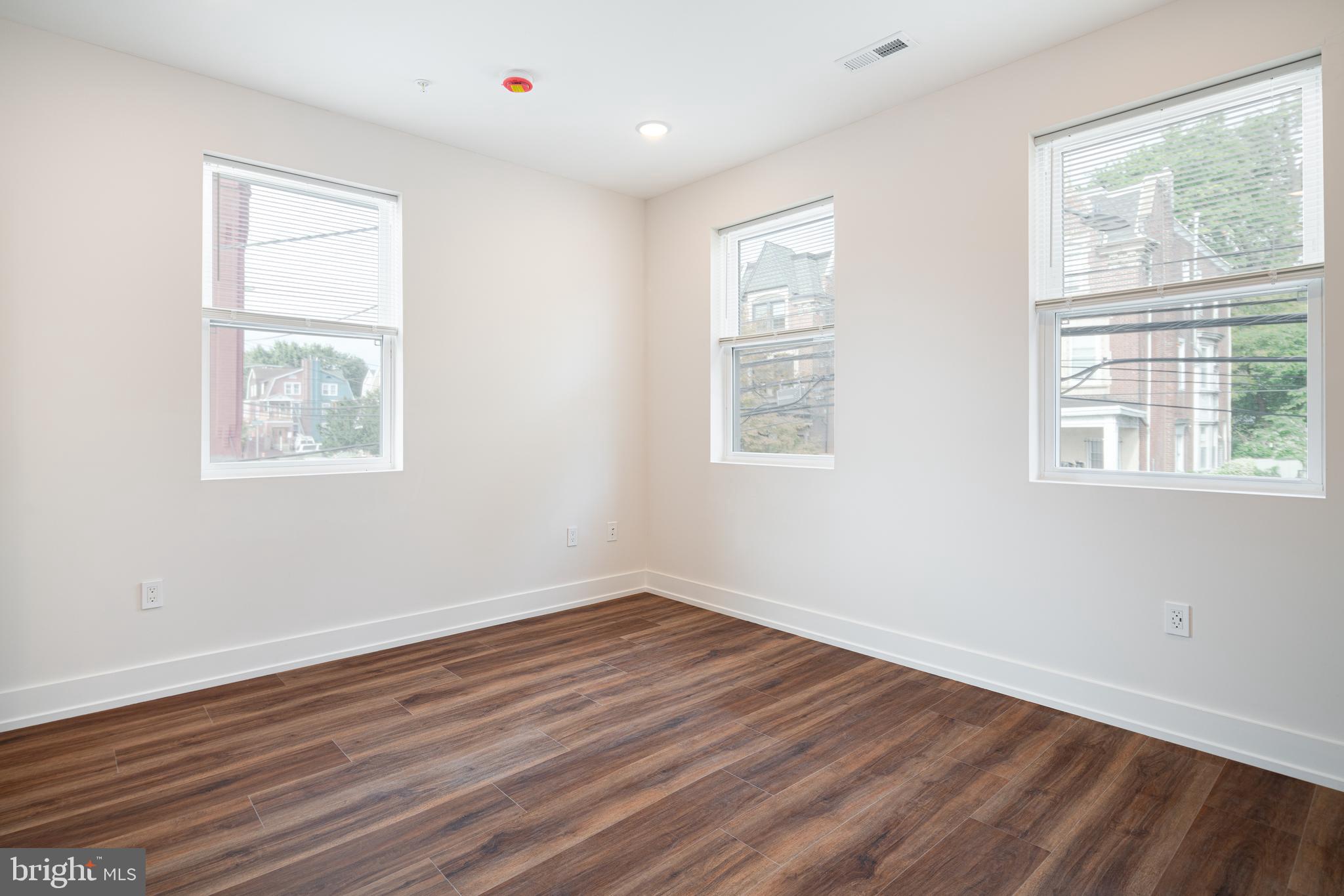 212 MANHEIM STREET 2