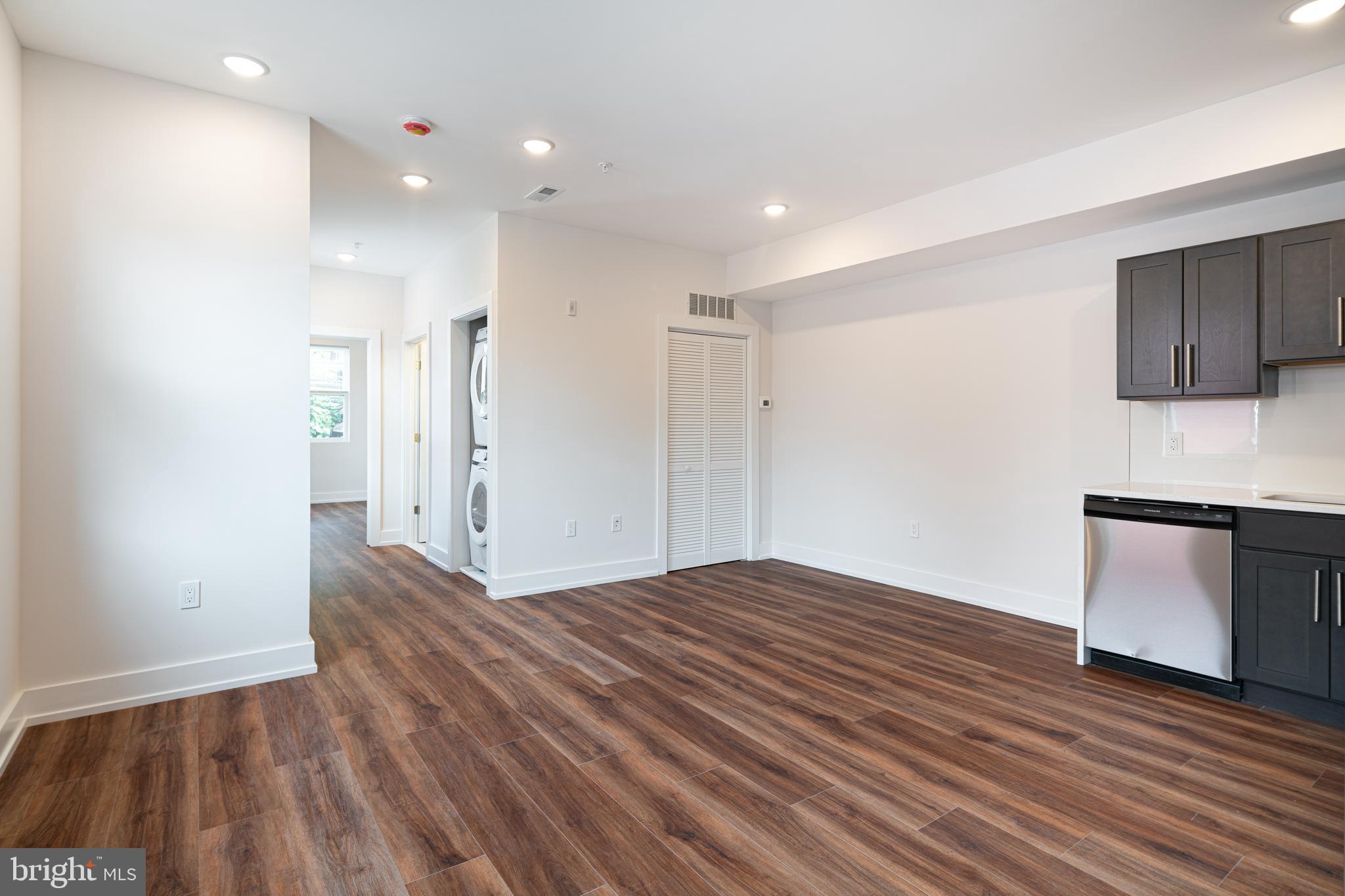 212 MANHEIM STREET 2