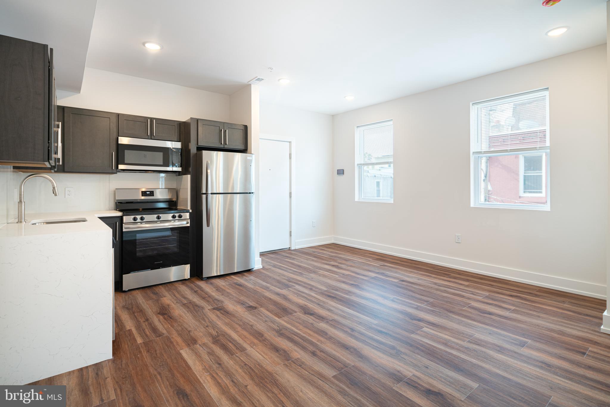 212 MANHEIM STREET 2