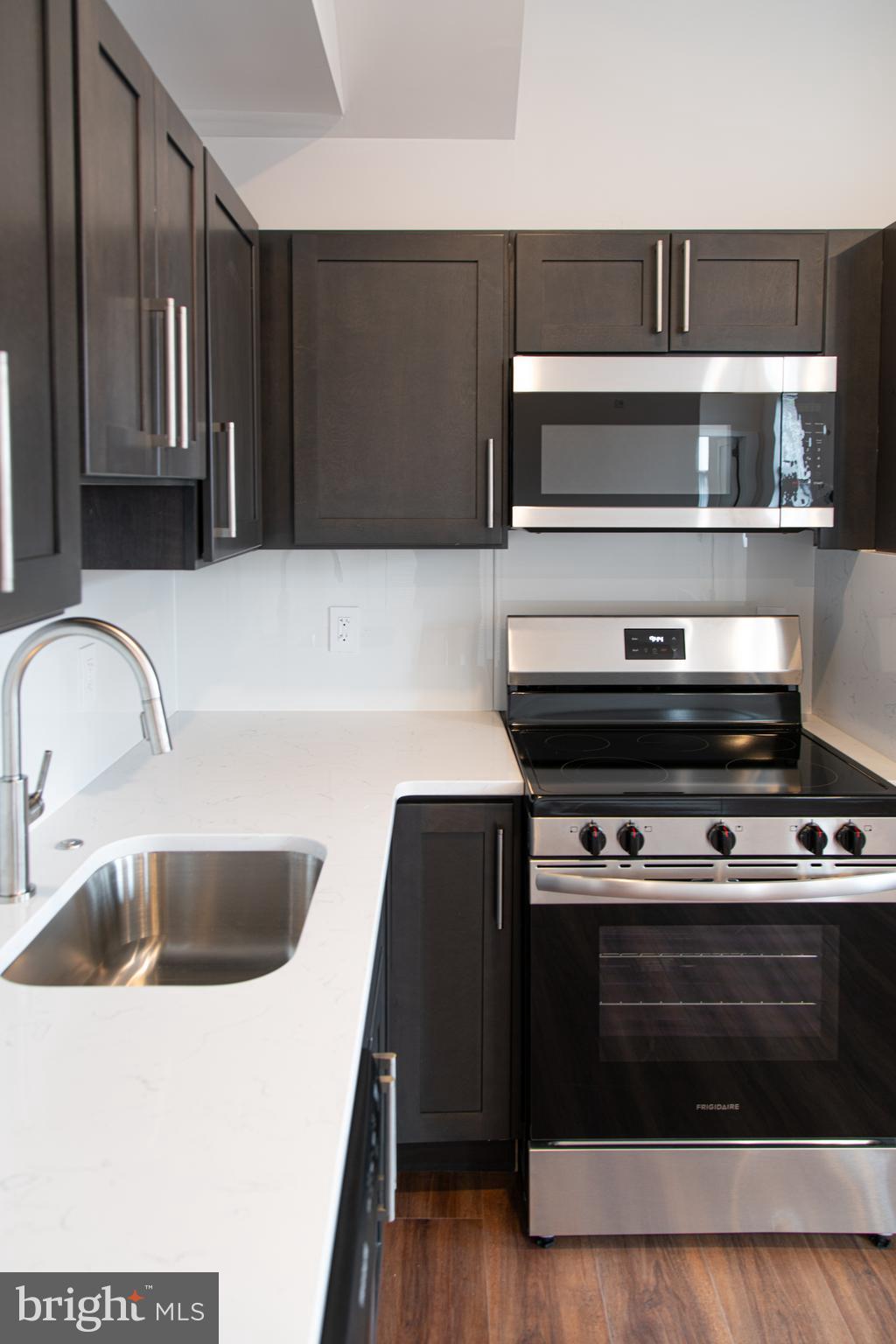 212 MANHEIM STREET 2