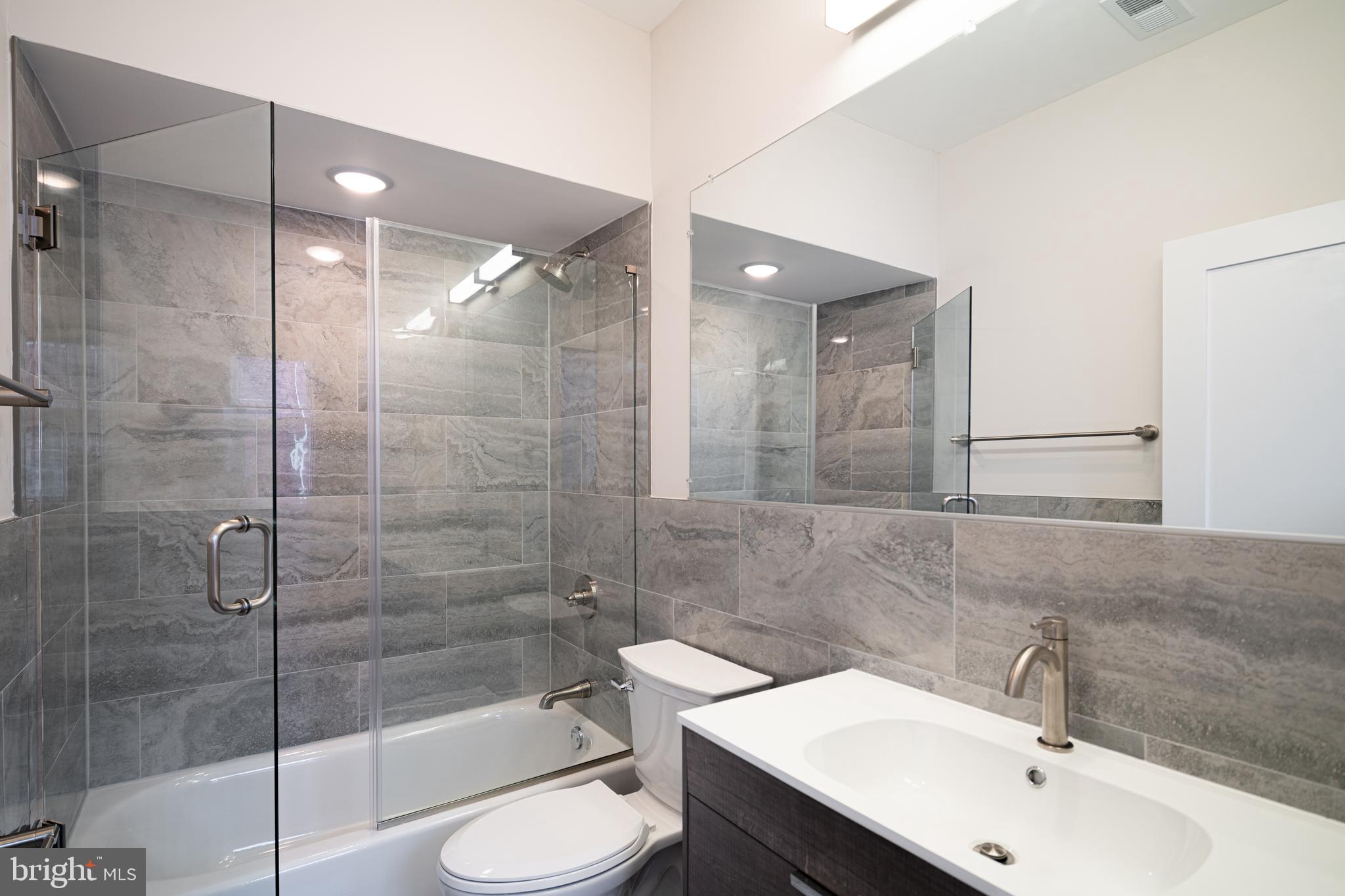 212 MANHEIM STREET 2