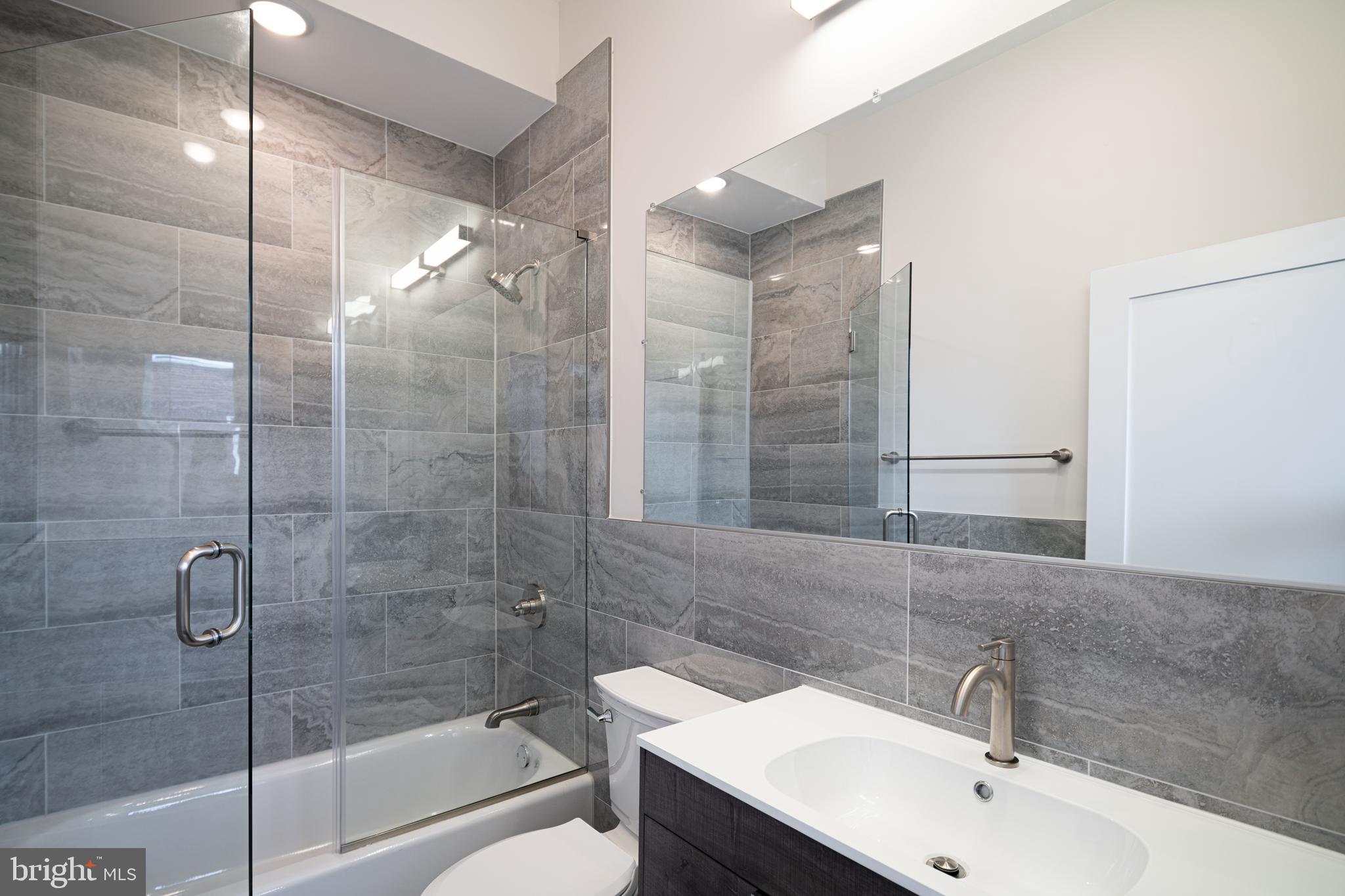 212 MANHEIM STREET 3