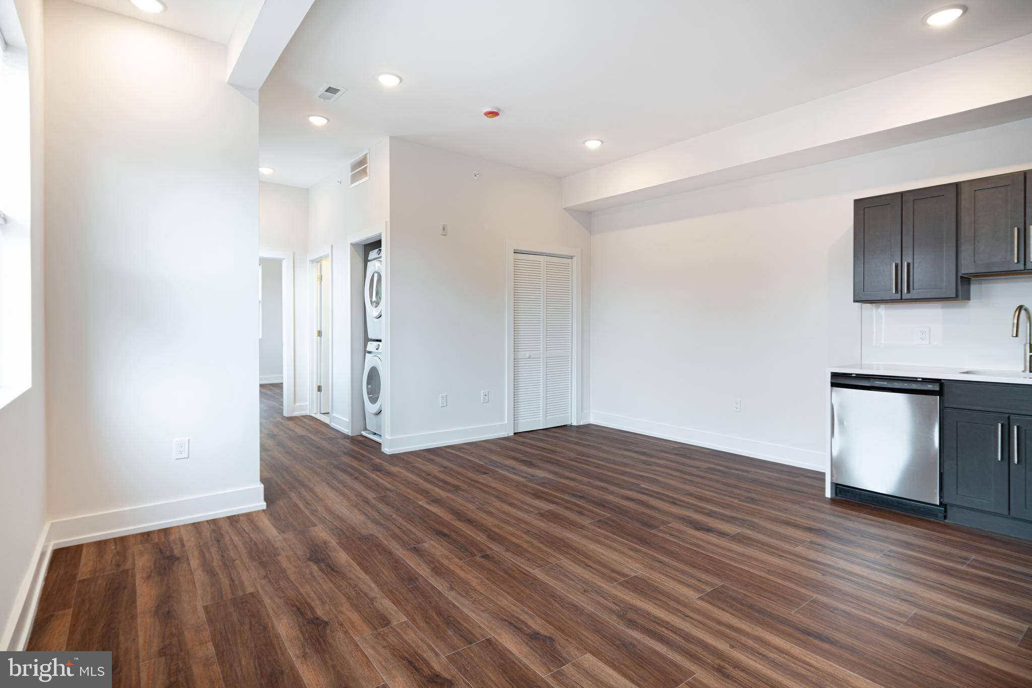 212 MANHEIM STREET 3