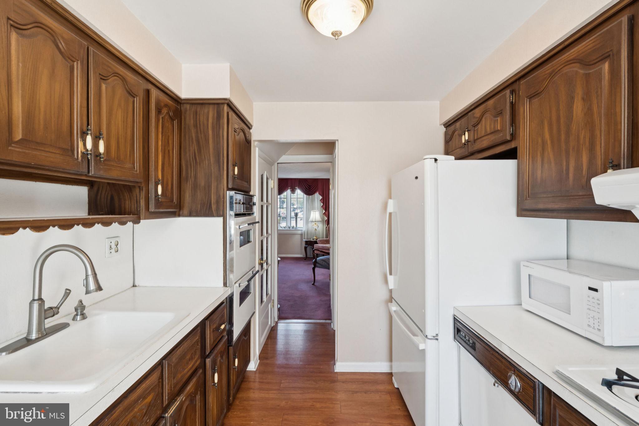 221 RIDGEFIELD ROAD
