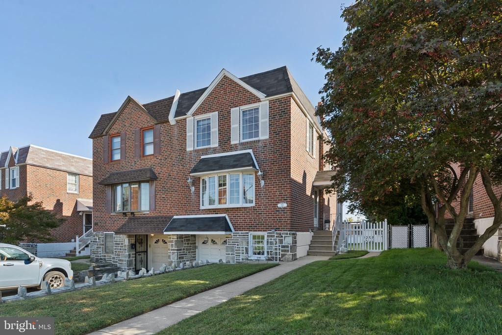 221 RIDGEFIELD ROAD