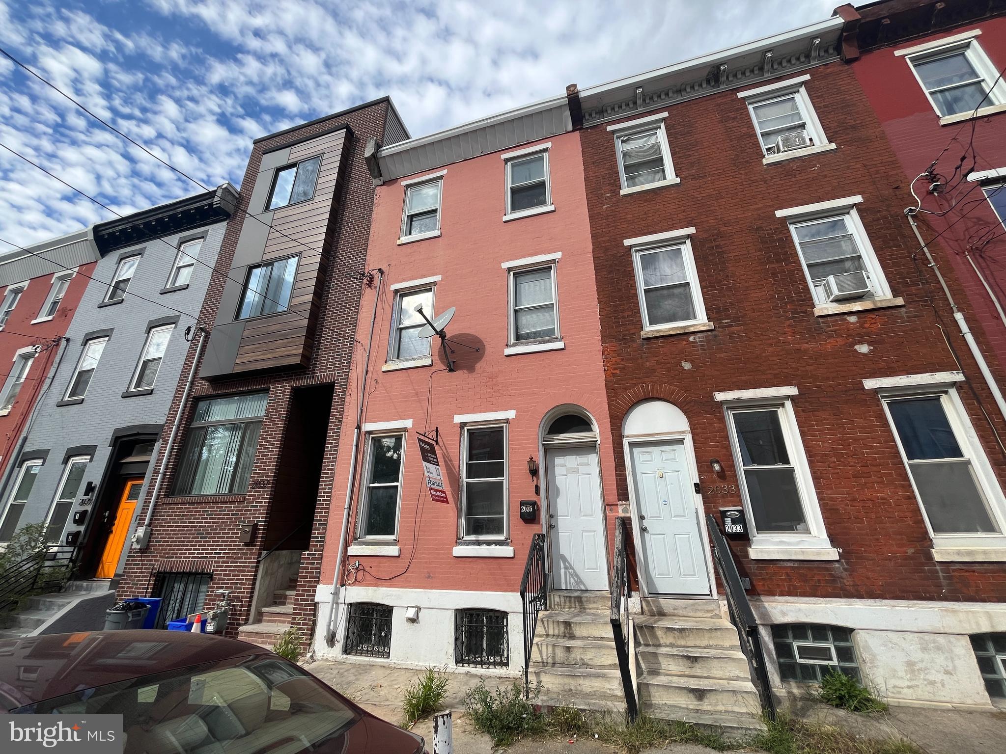 2035 W OXFORD STREET