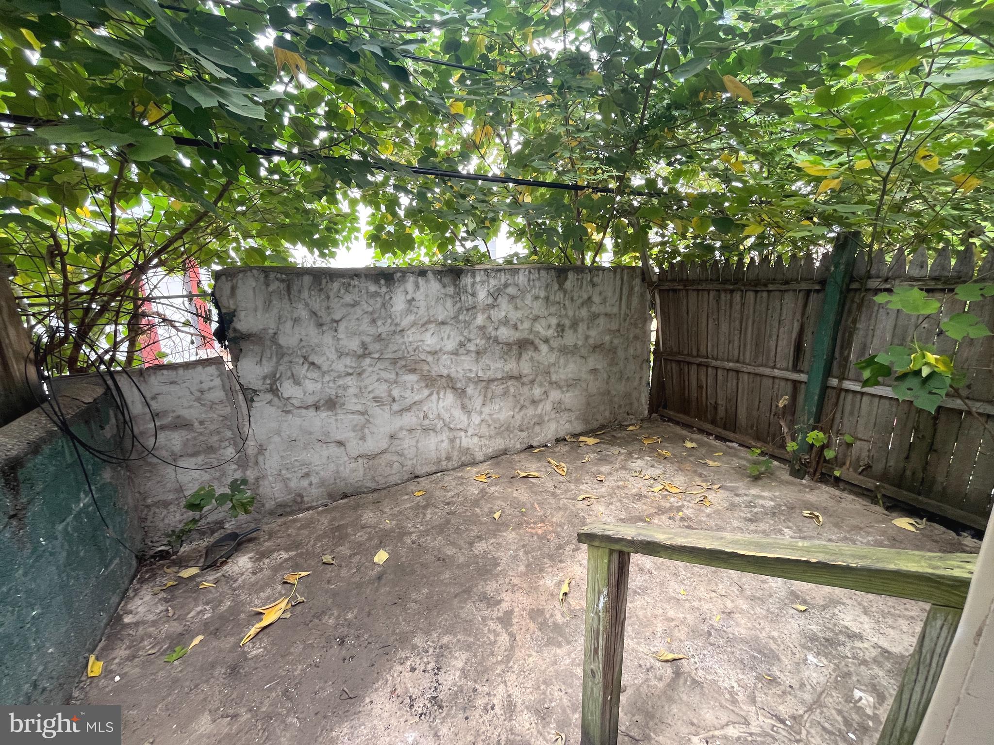 2035 W OXFORD STREET