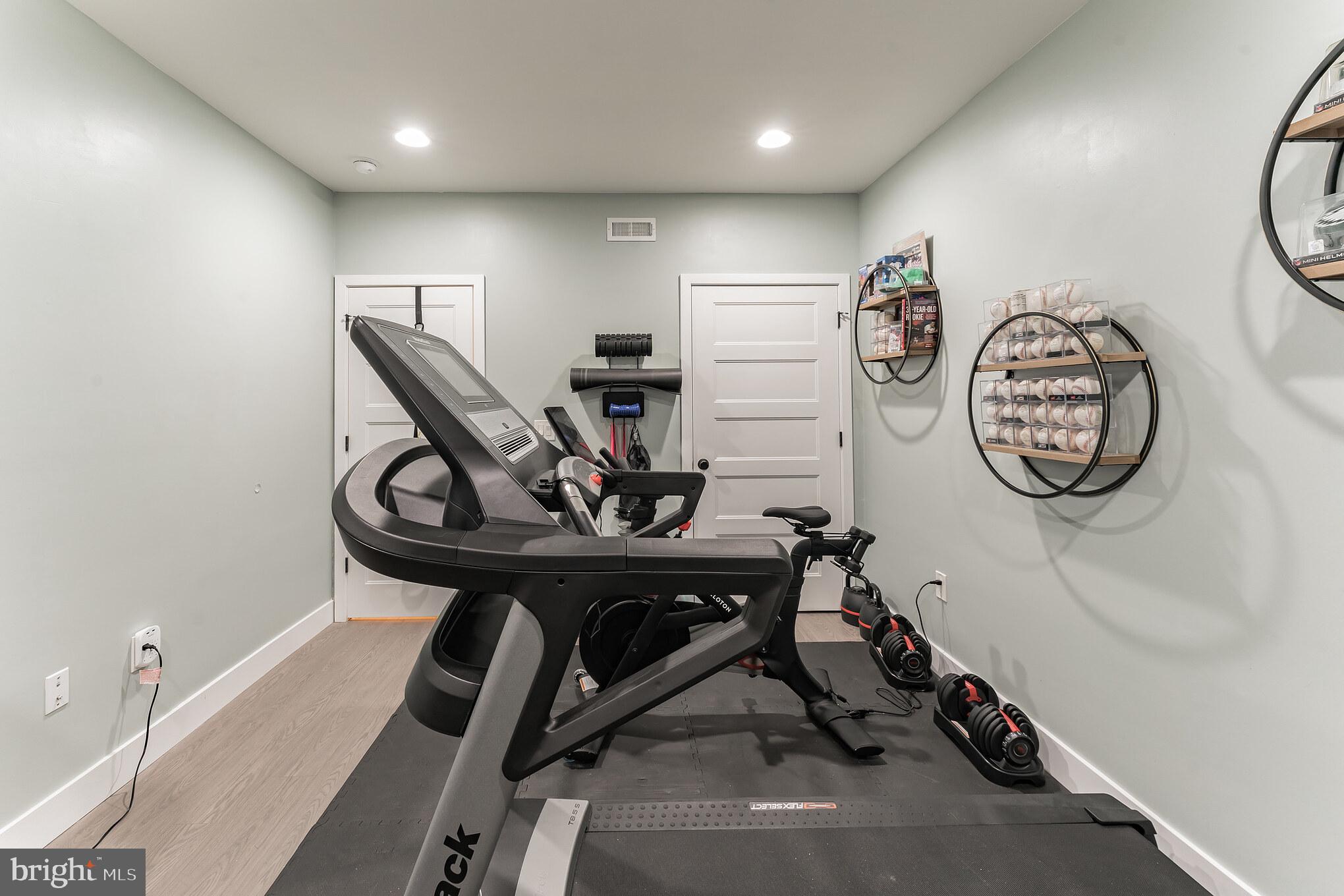 614 W MASTER STREET 1