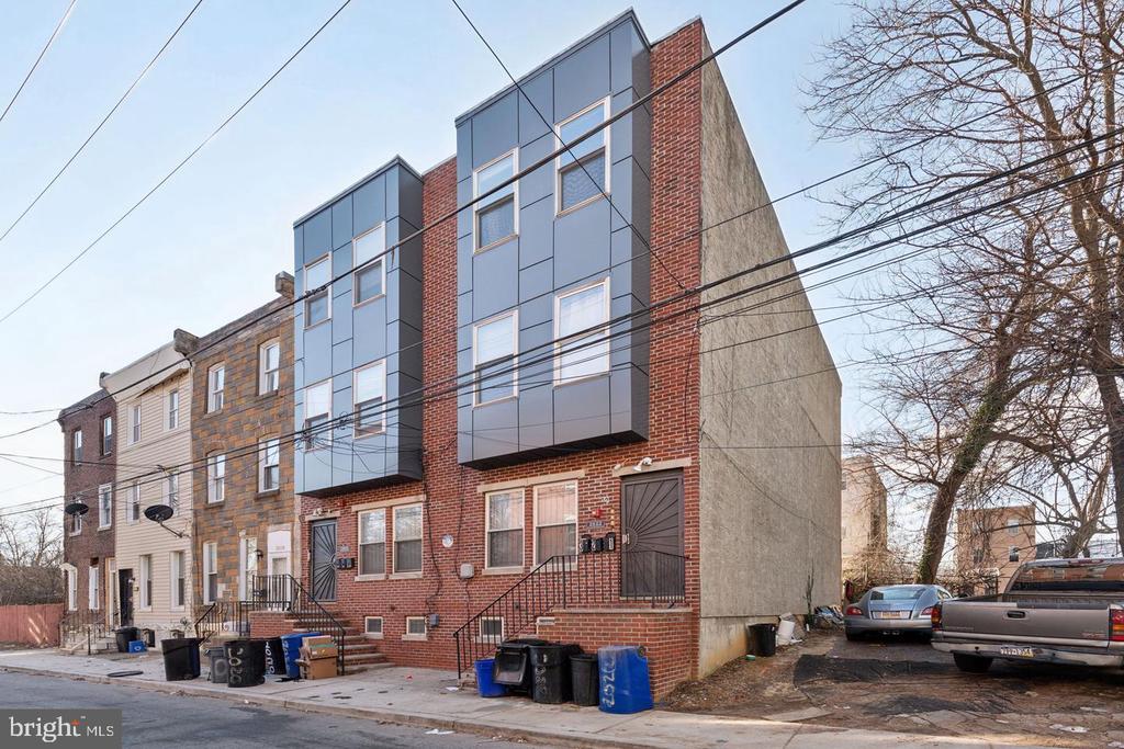 2022 N WOODSTOCK STREET