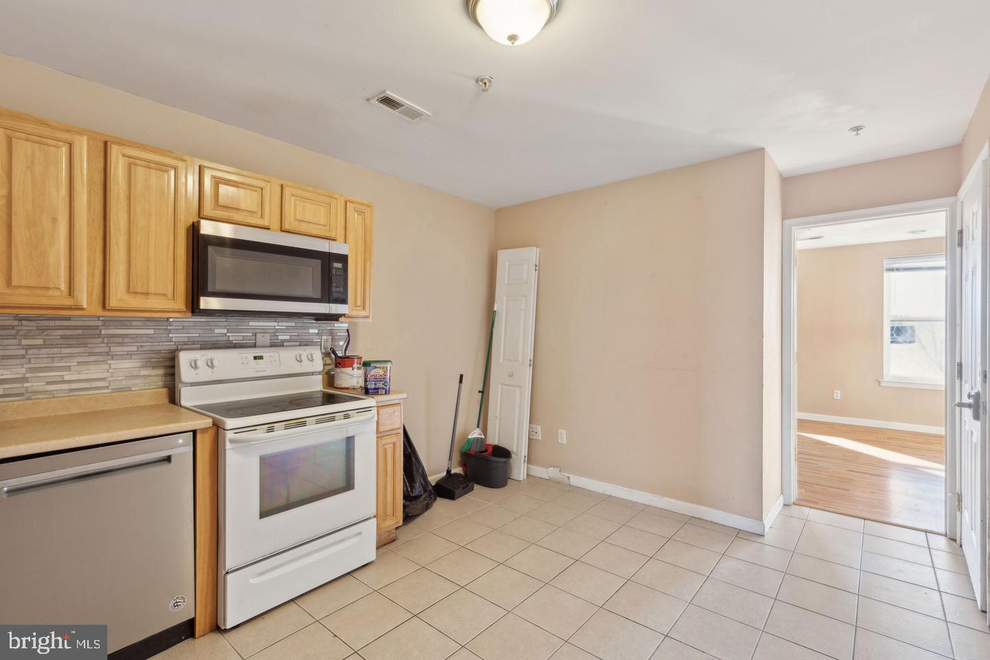 2022 N WOODSTOCK STREET