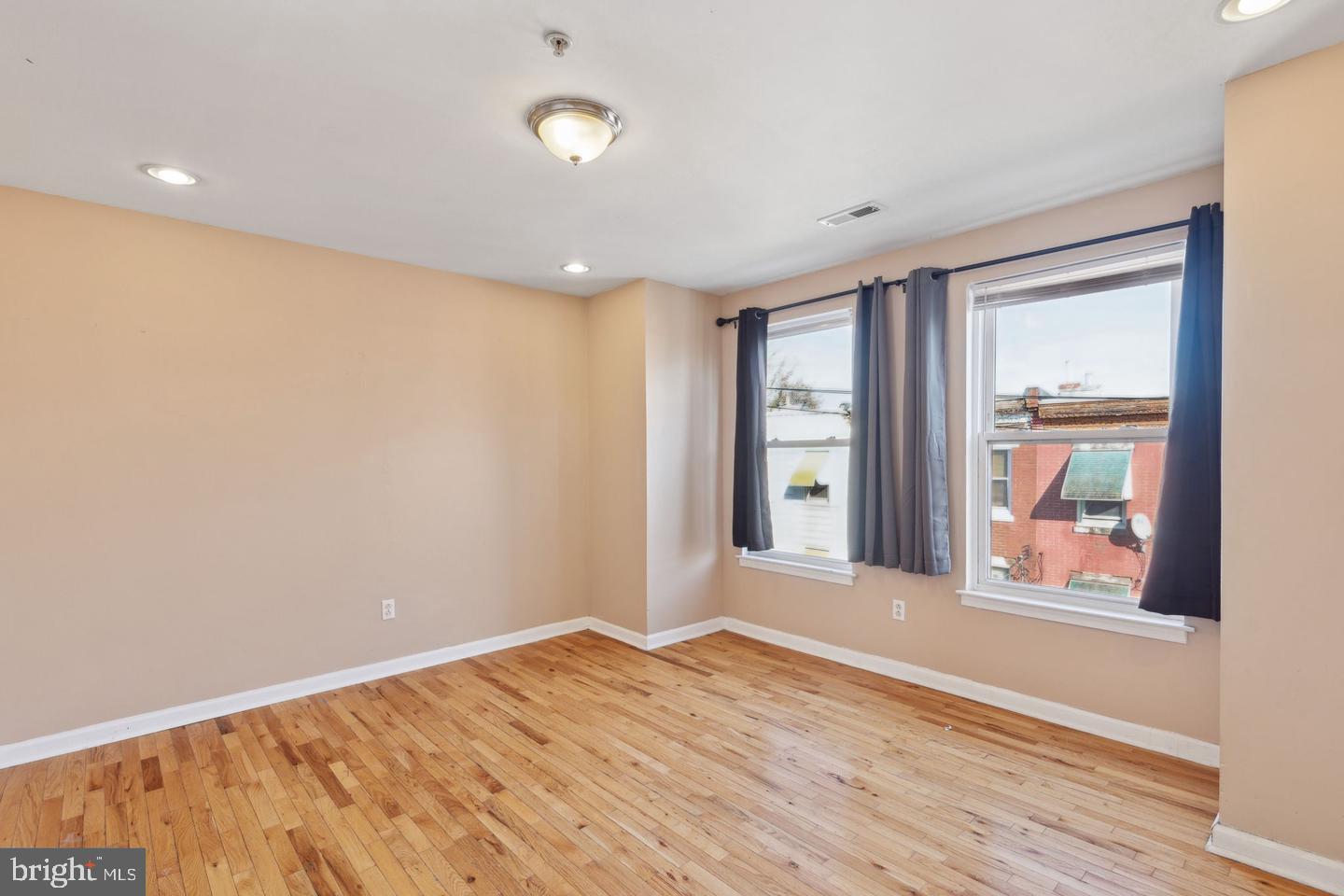 2022 N WOODSTOCK STREET