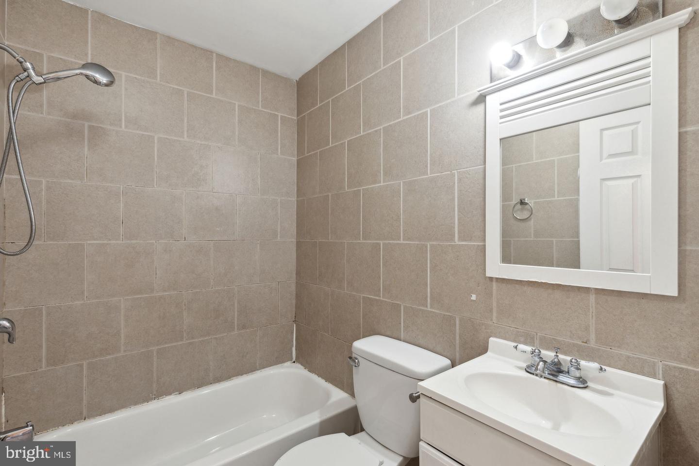 2022 N WOODSTOCK STREET