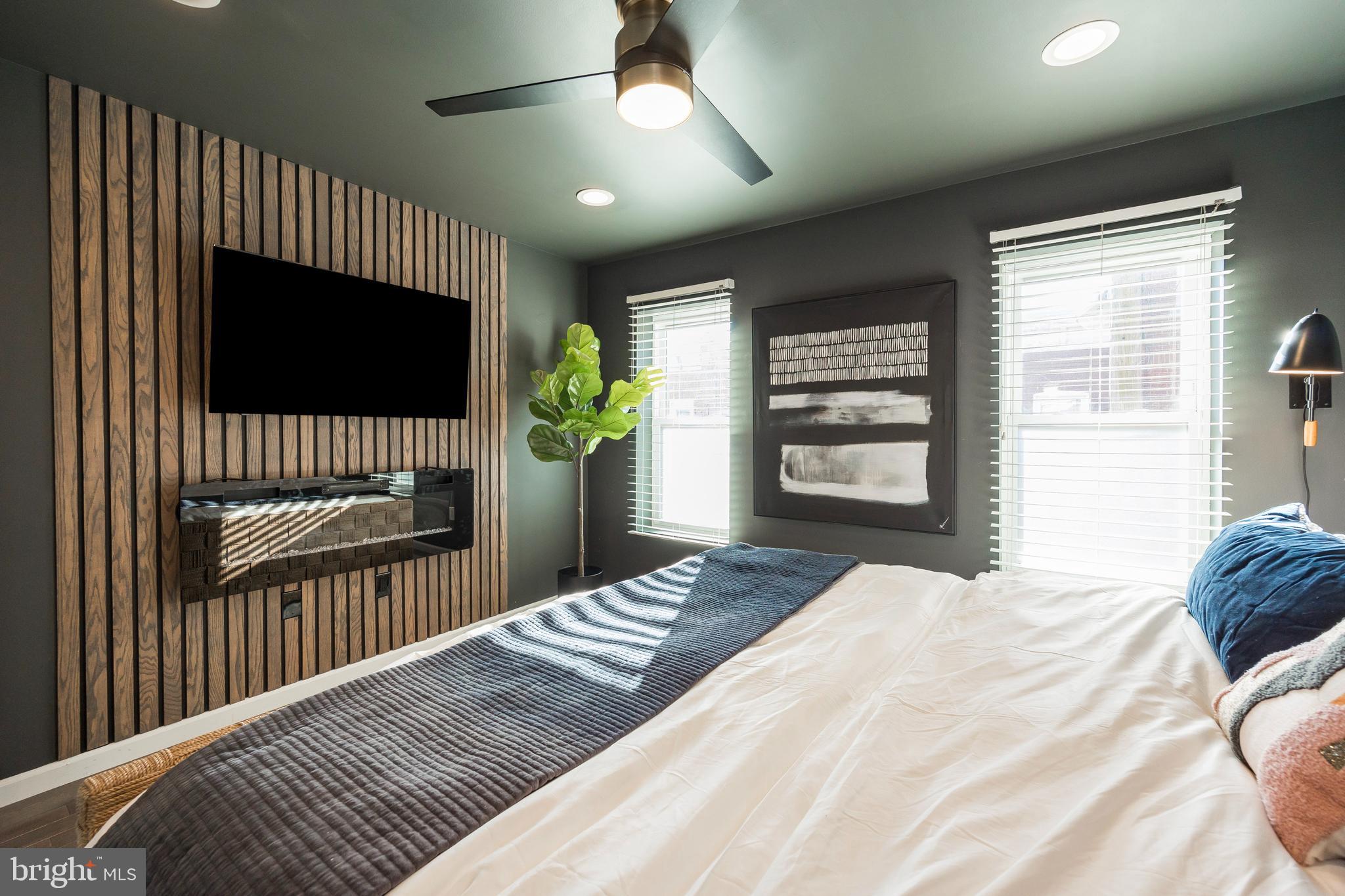 3013 W HARPER STREET