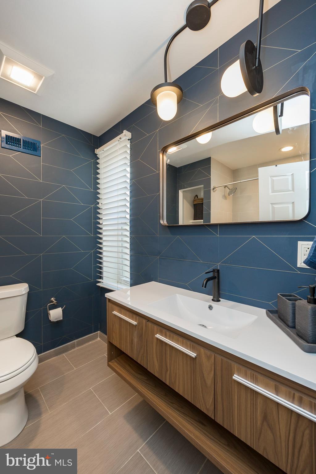 3013 W HARPER STREET