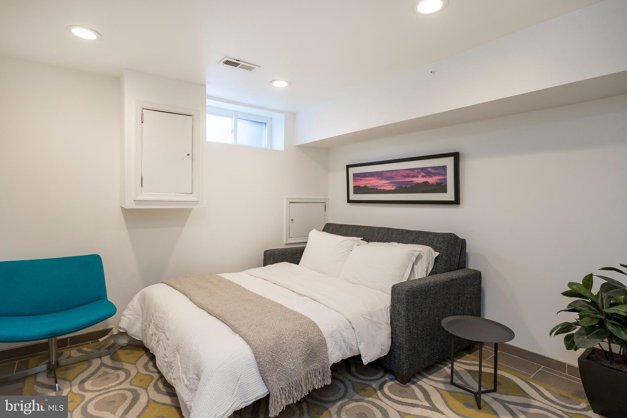 3013 W HARPER STREET