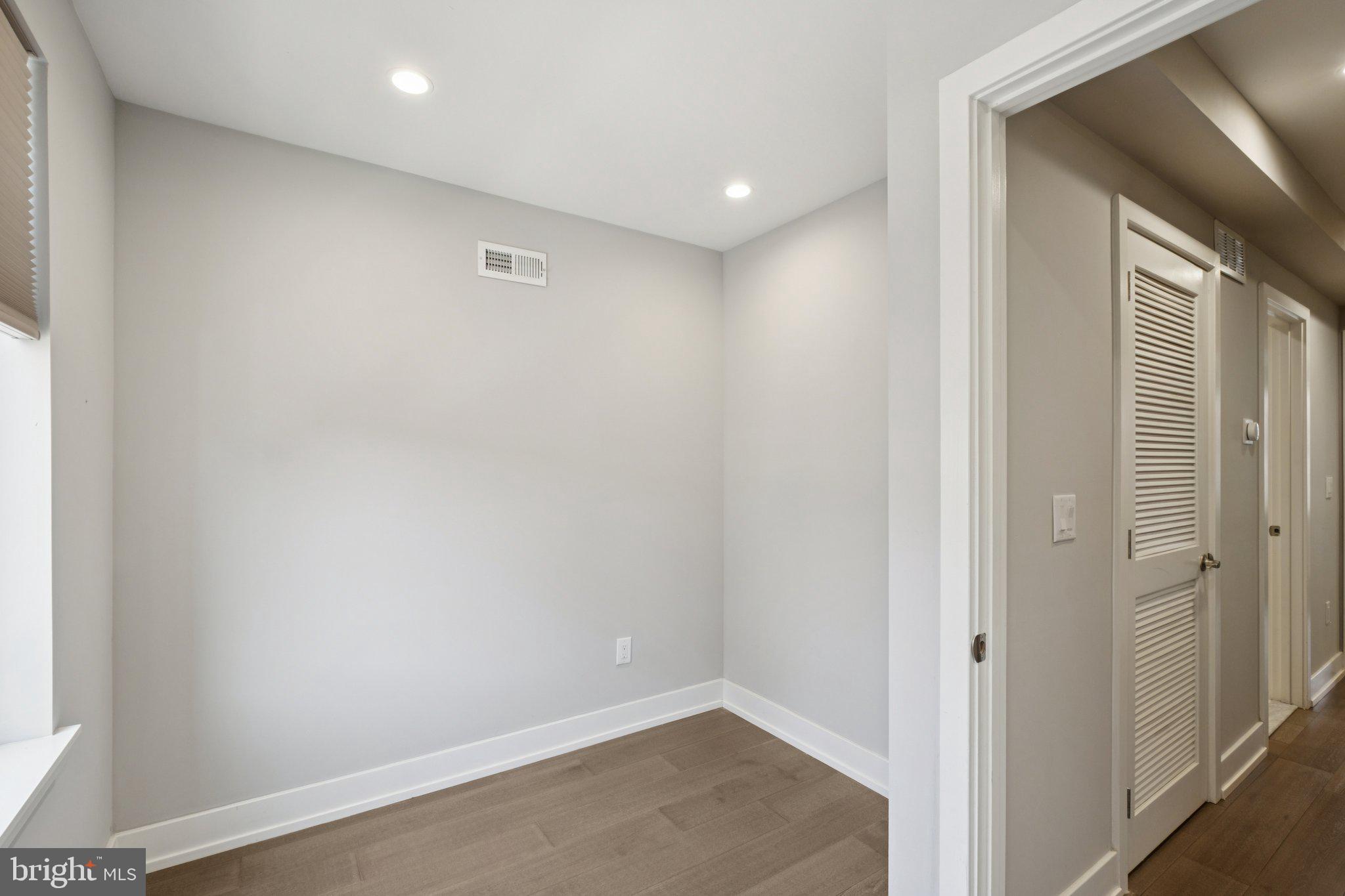 1533 S LAMBERT STREET