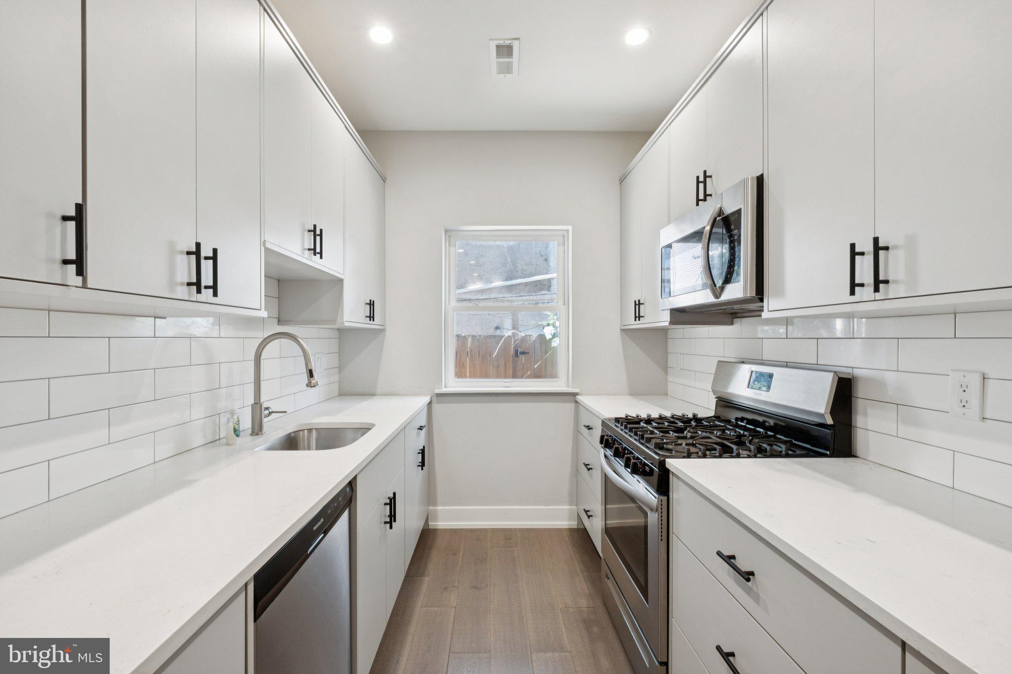 1533 S LAMBERT STREET