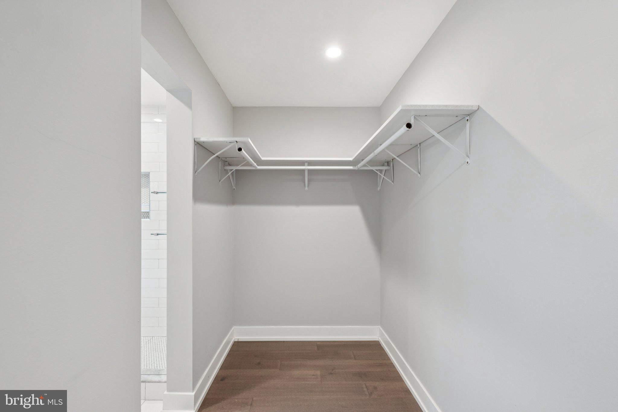 1533 S LAMBERT STREET