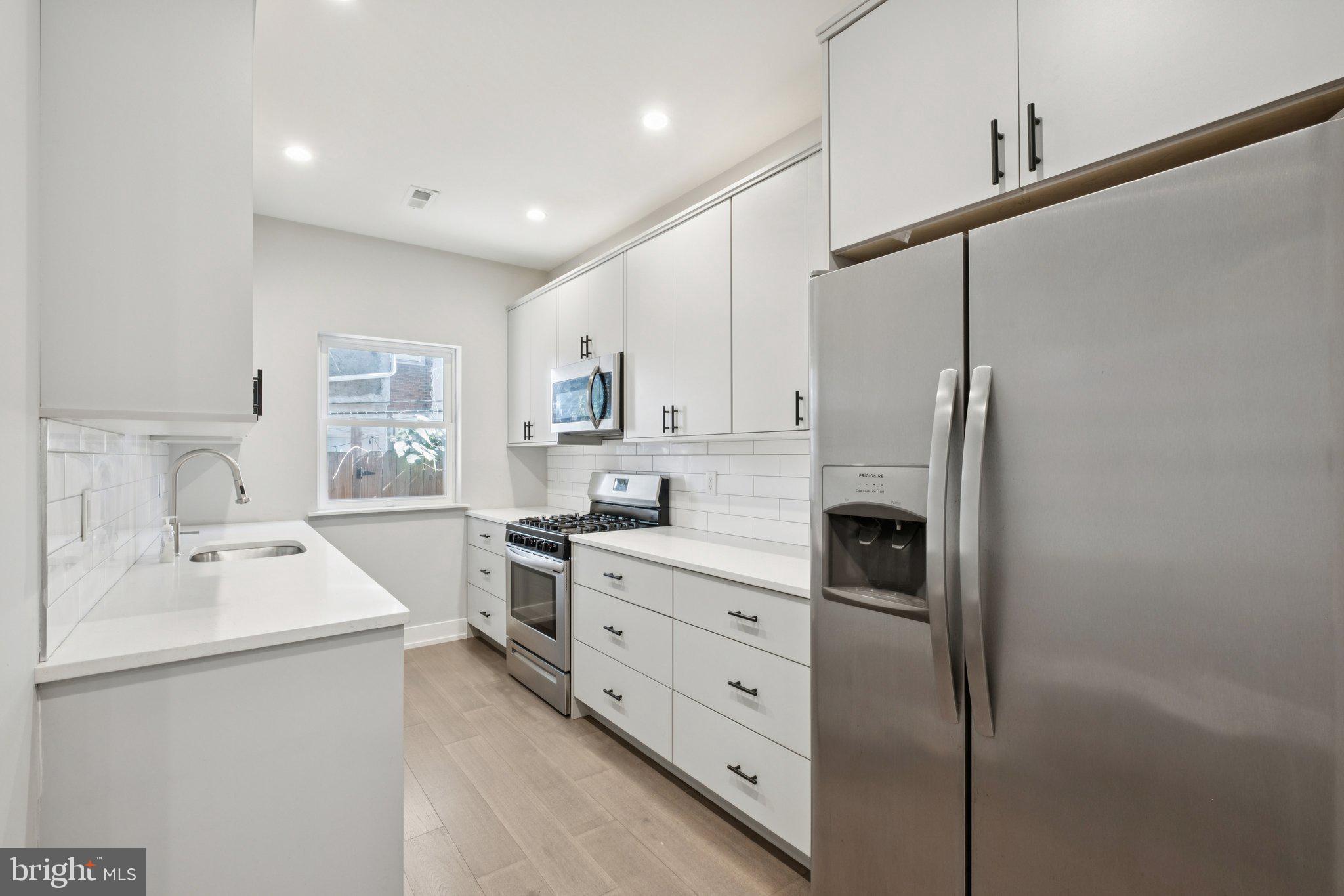 1533 S LAMBERT STREET