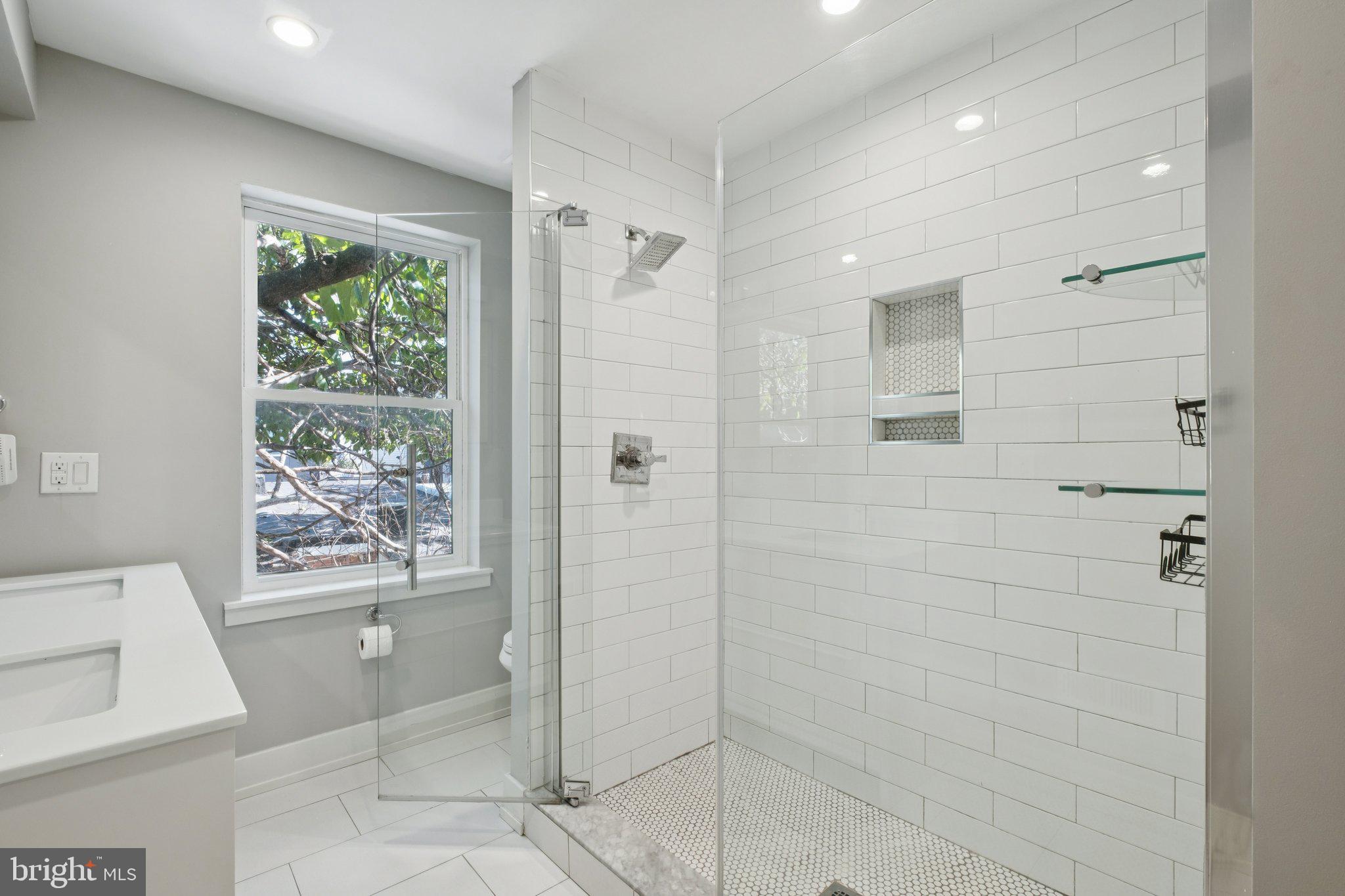 1533 S LAMBERT STREET