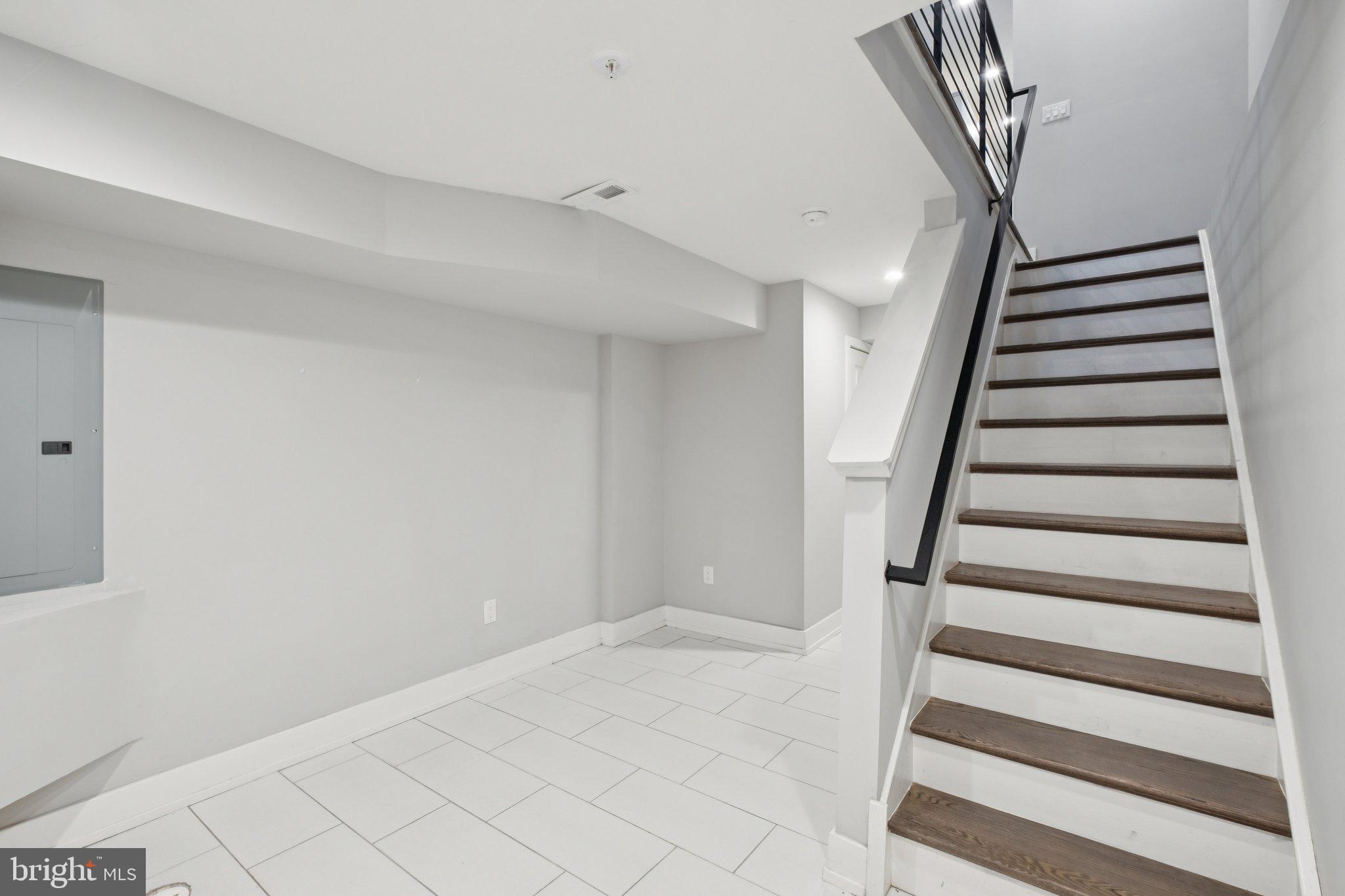 1533 S LAMBERT STREET