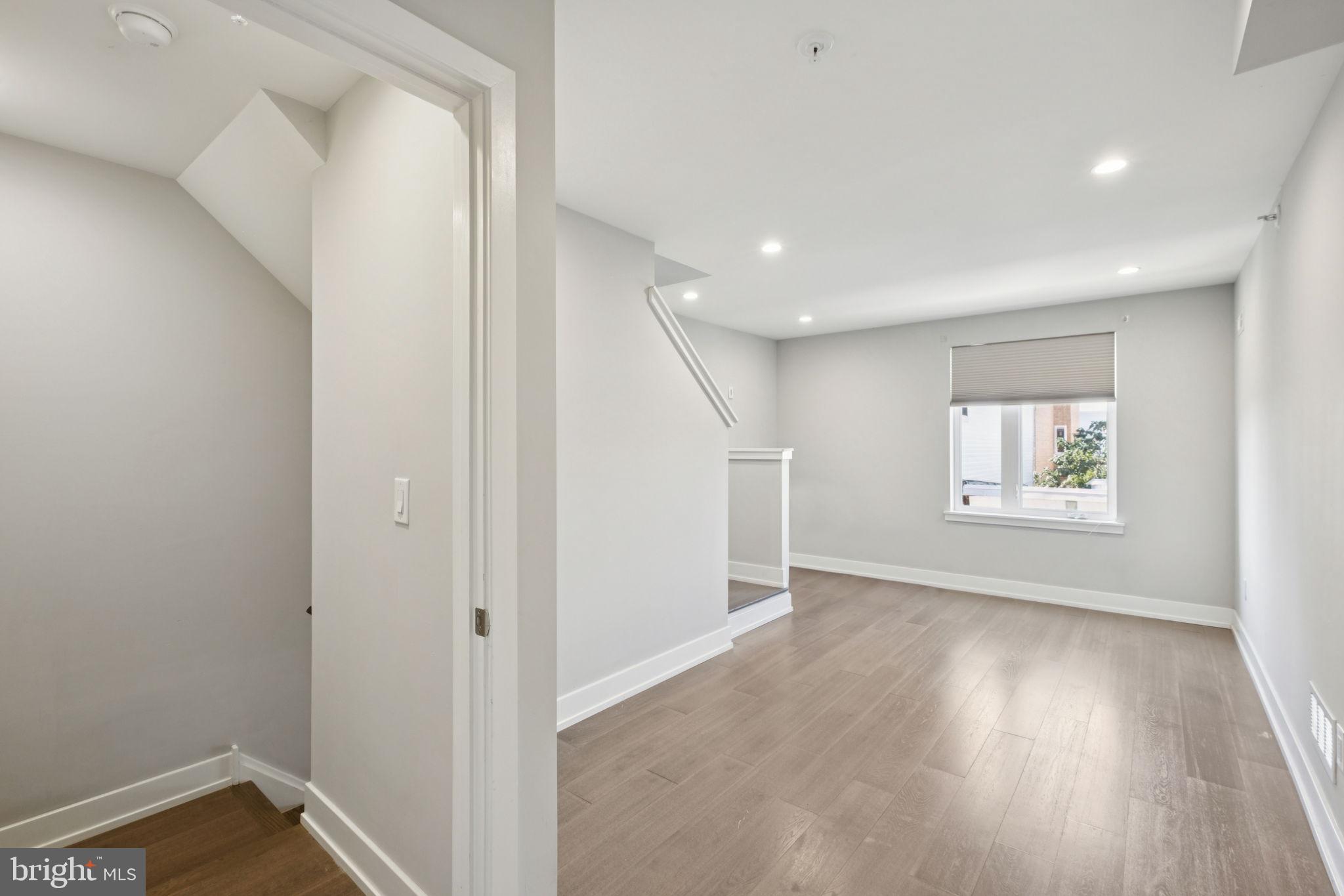 1533 S LAMBERT STREET