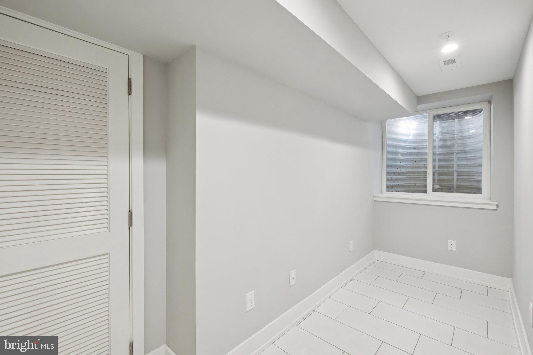 1533 S LAMBERT STREET