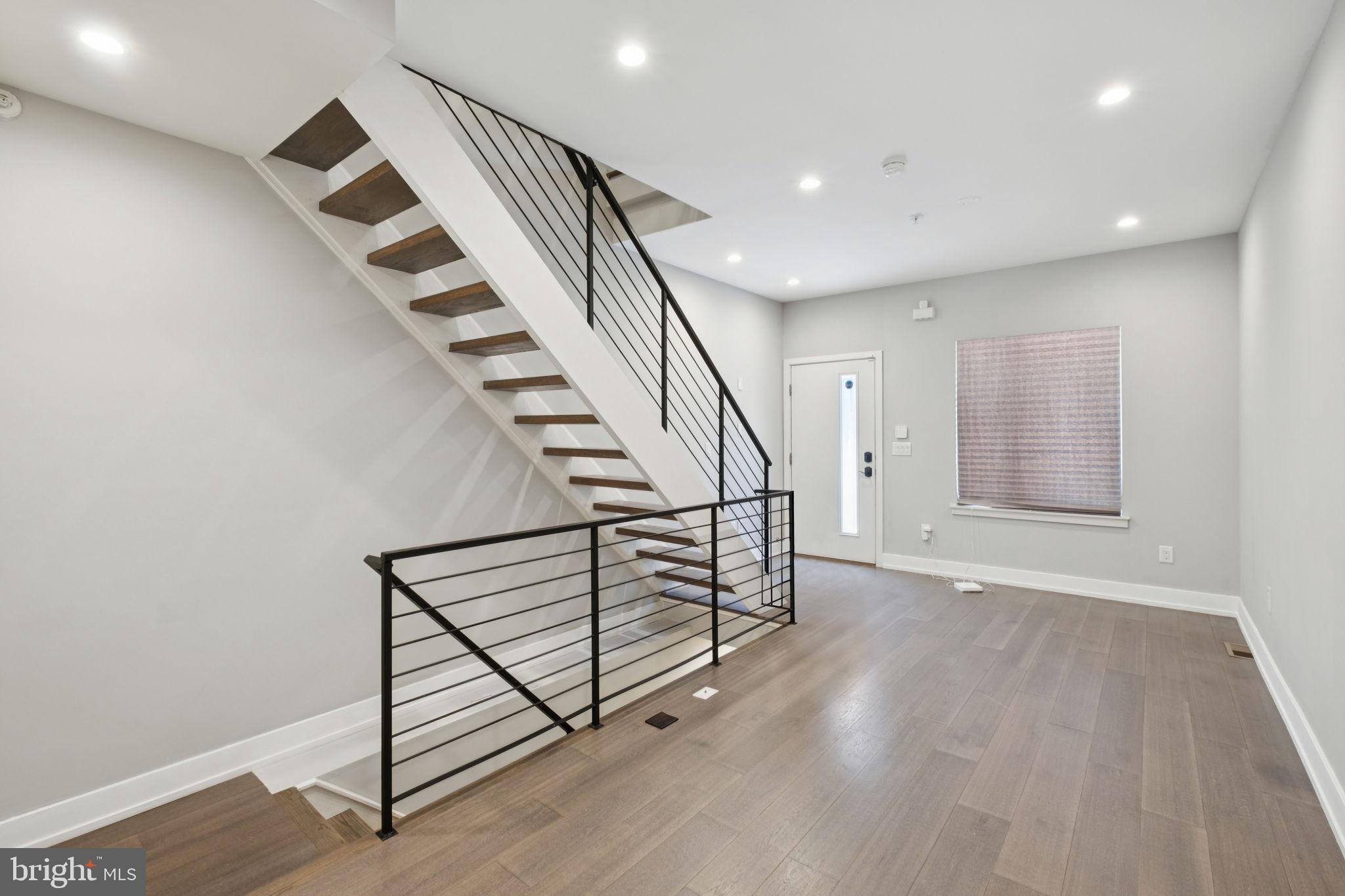 1533 S LAMBERT STREET